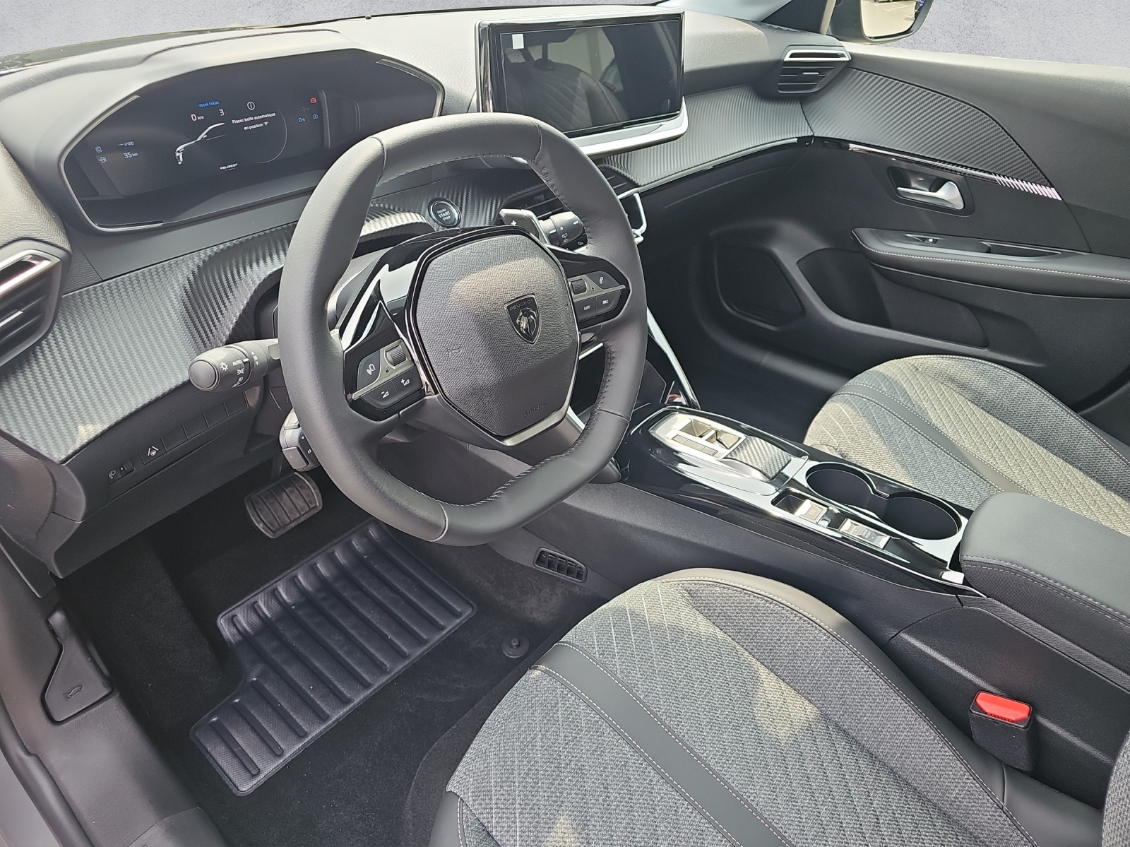 PEUGEOT 208 1.2 MHEV 110 Allure Premium - Bärn Edition-image-8