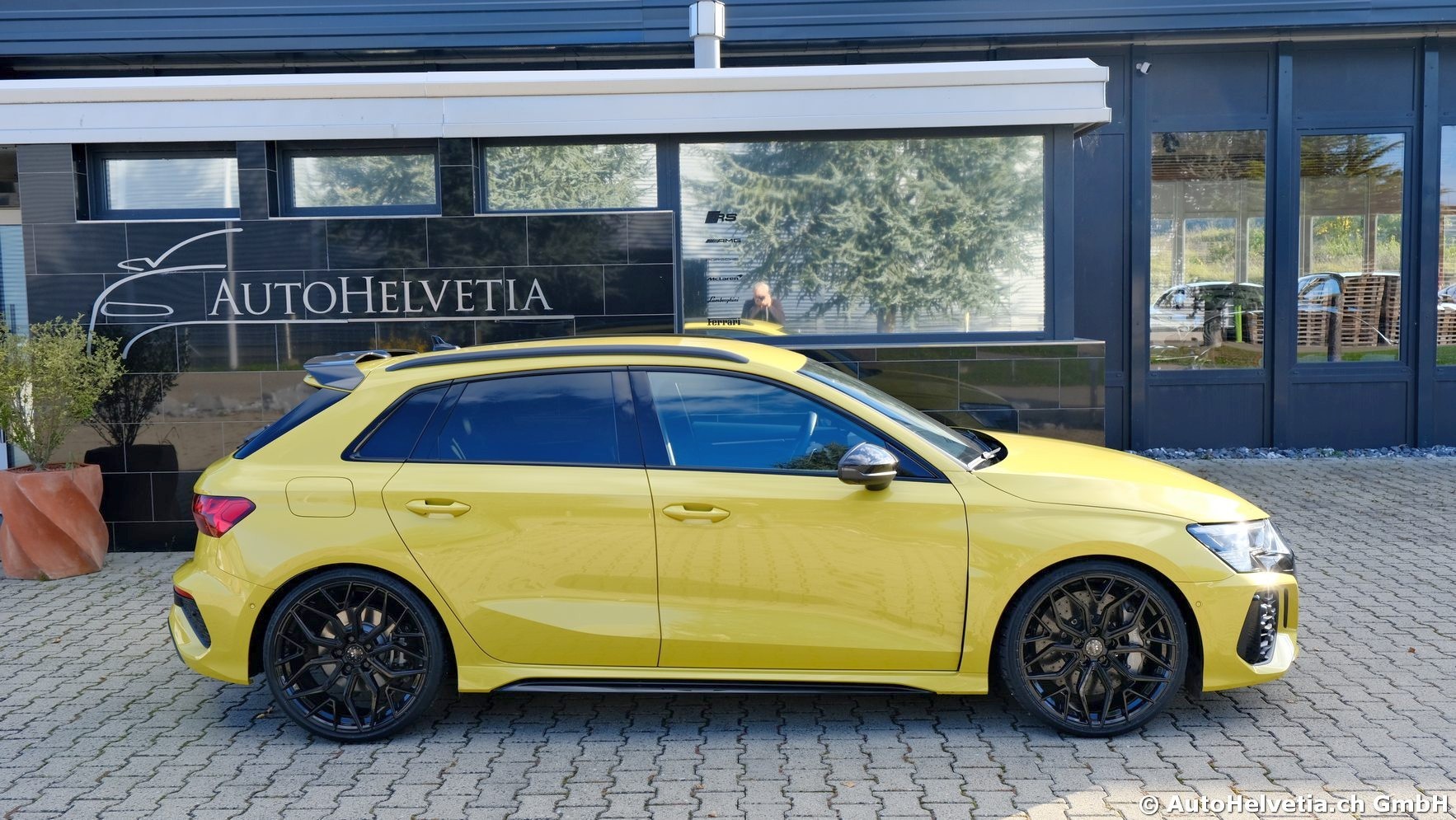 AUDI RS3 Sportback 2.5 TSI quattro S-tronic-image-21