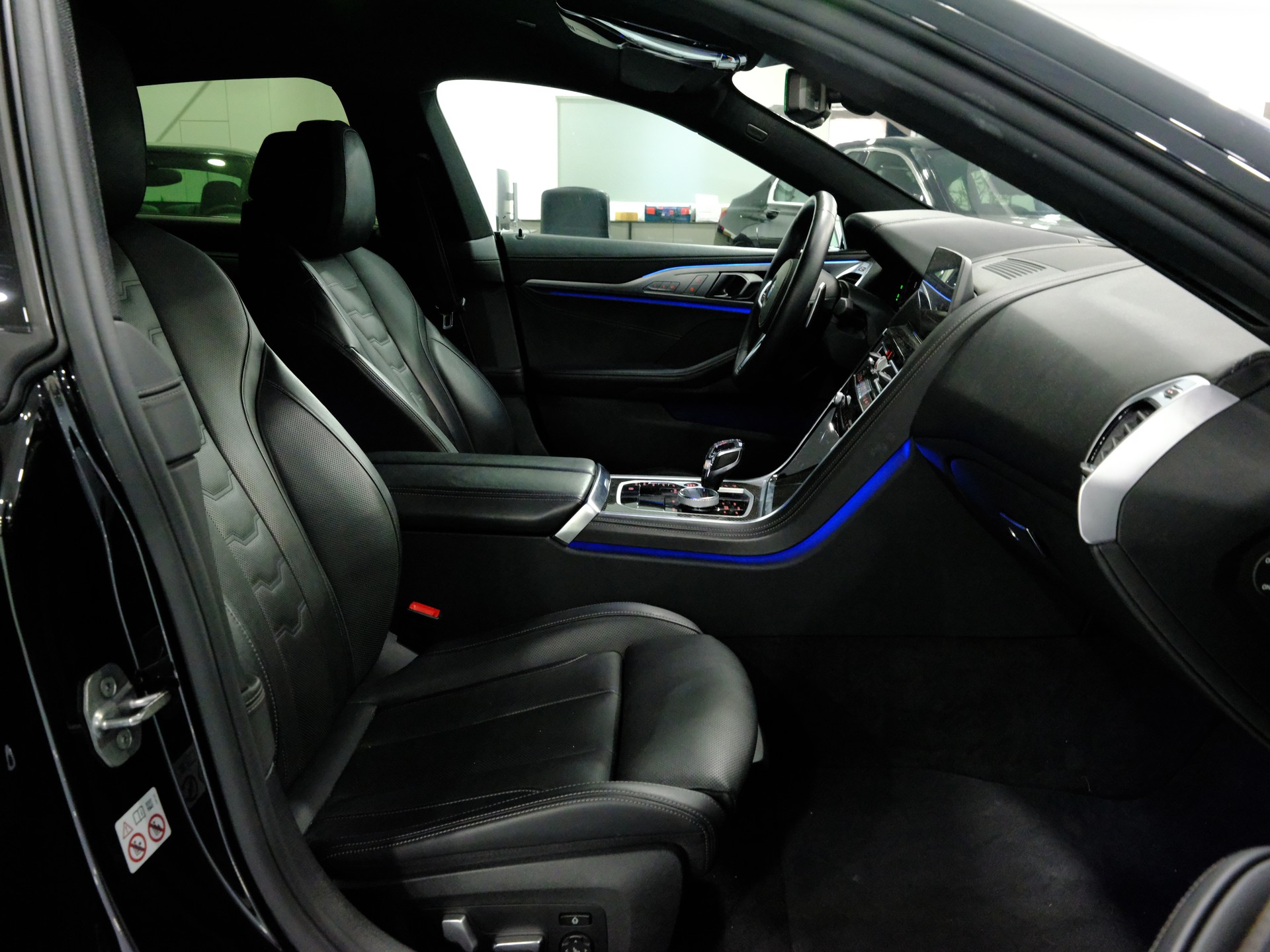 BMW 840d xDrive M Sport Steptronic-image-17