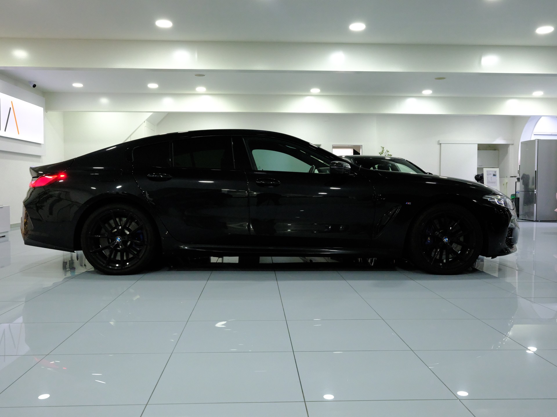 BMW 840d xDrive M Sport Steptronic-image-6