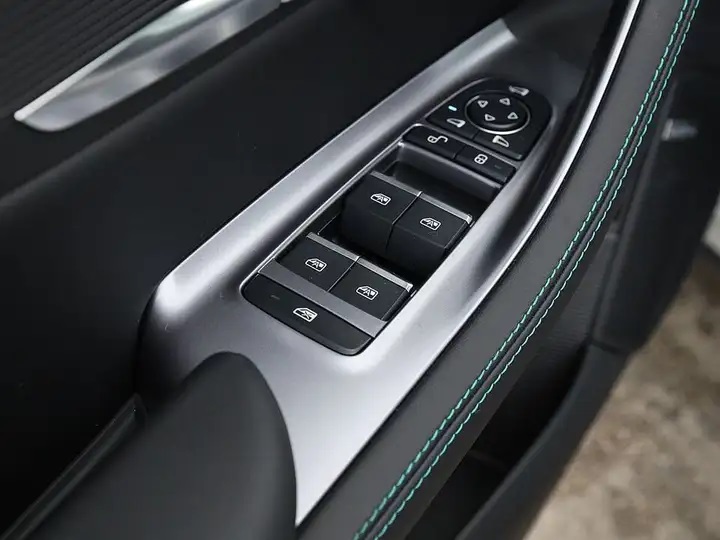 BYD Seal U DM-i "Design" AWD-image-22