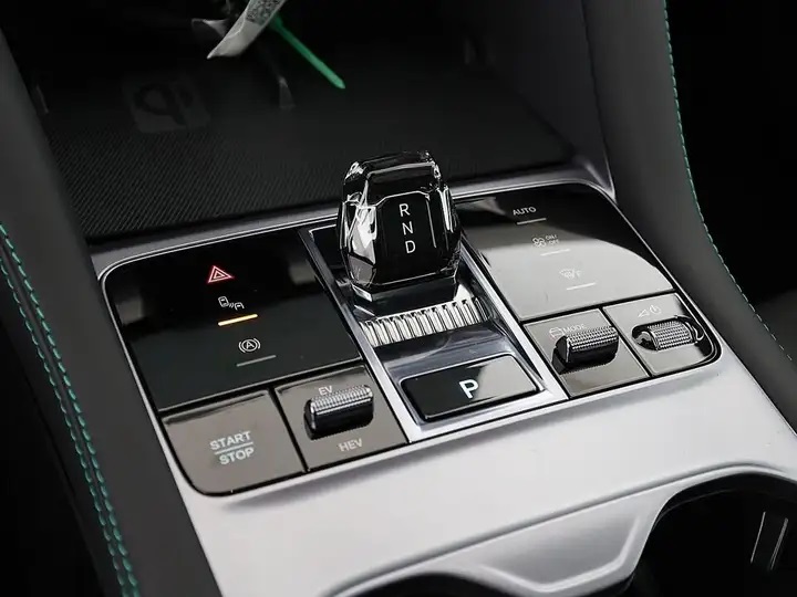 BYD Seal U DM-i "Design" AWD-image-7