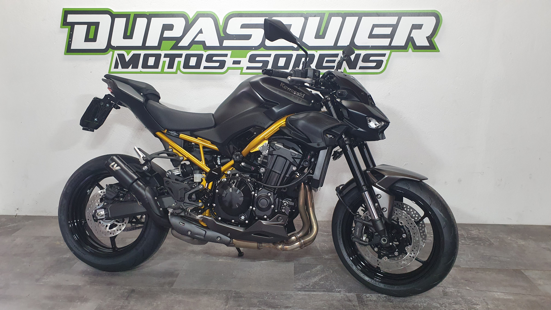 KAWASAKI Z 900-image-5