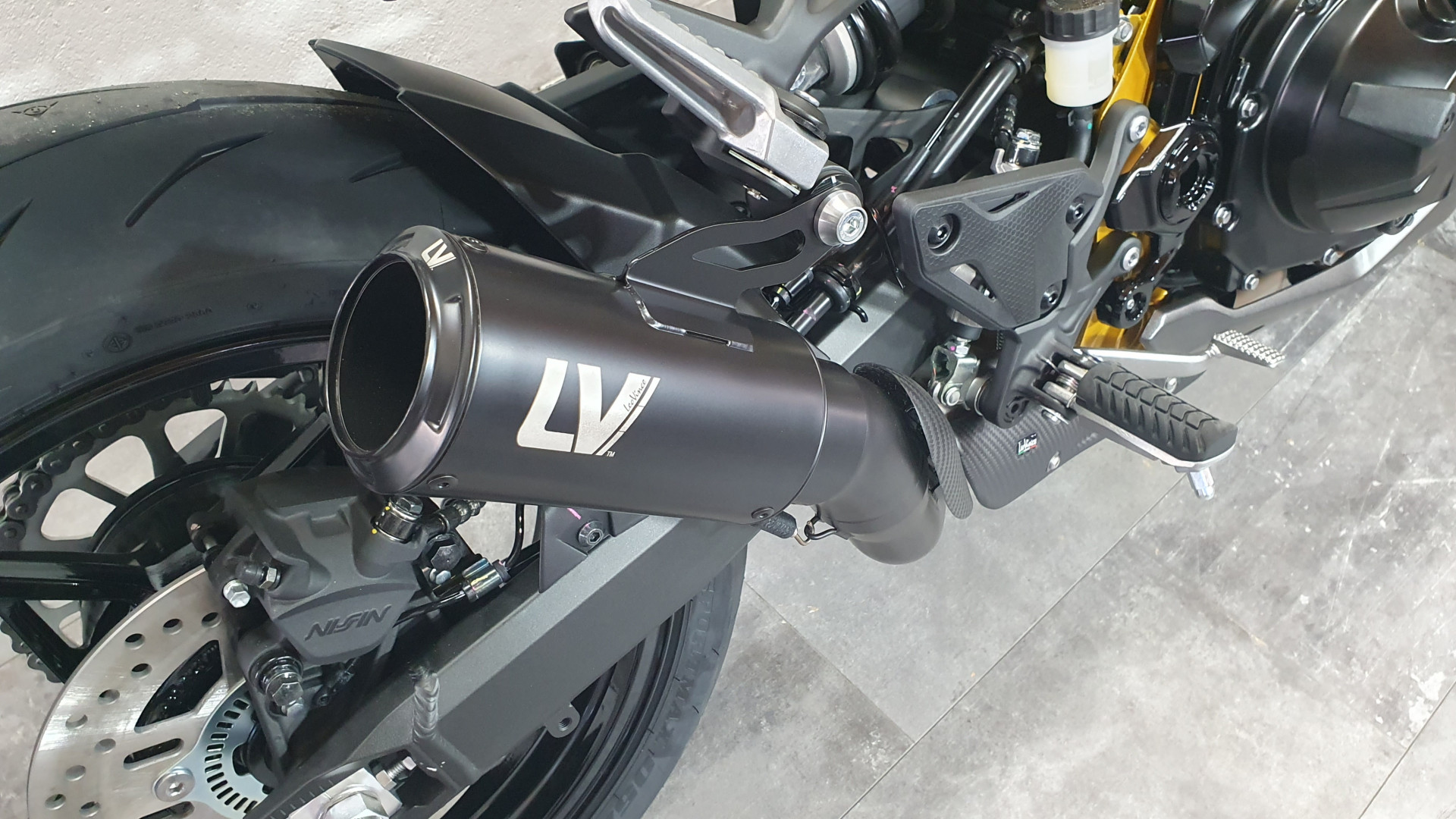 KAWASAKI Z 900-image-2
