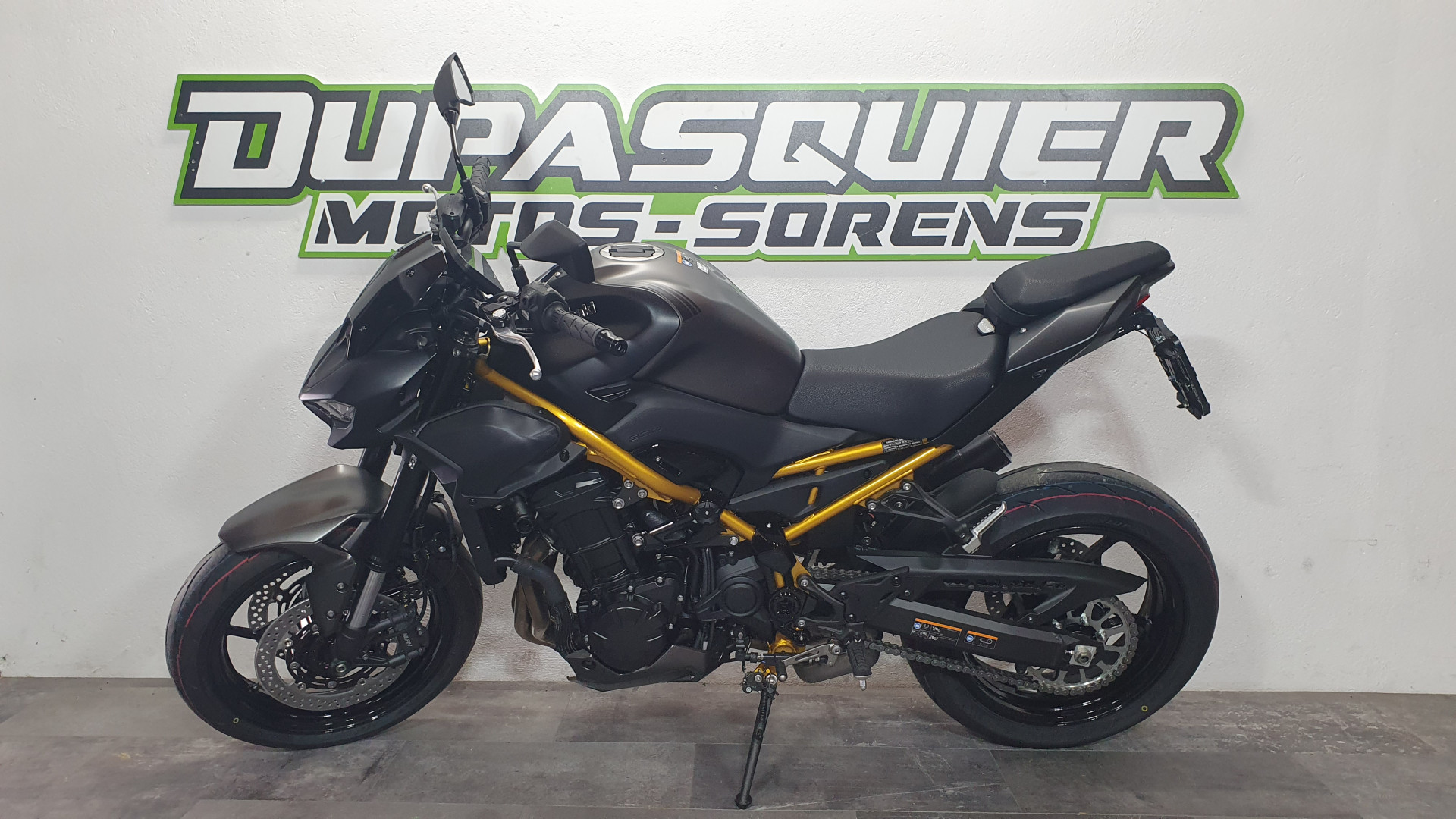 KAWASAKI Z 900-image-1
