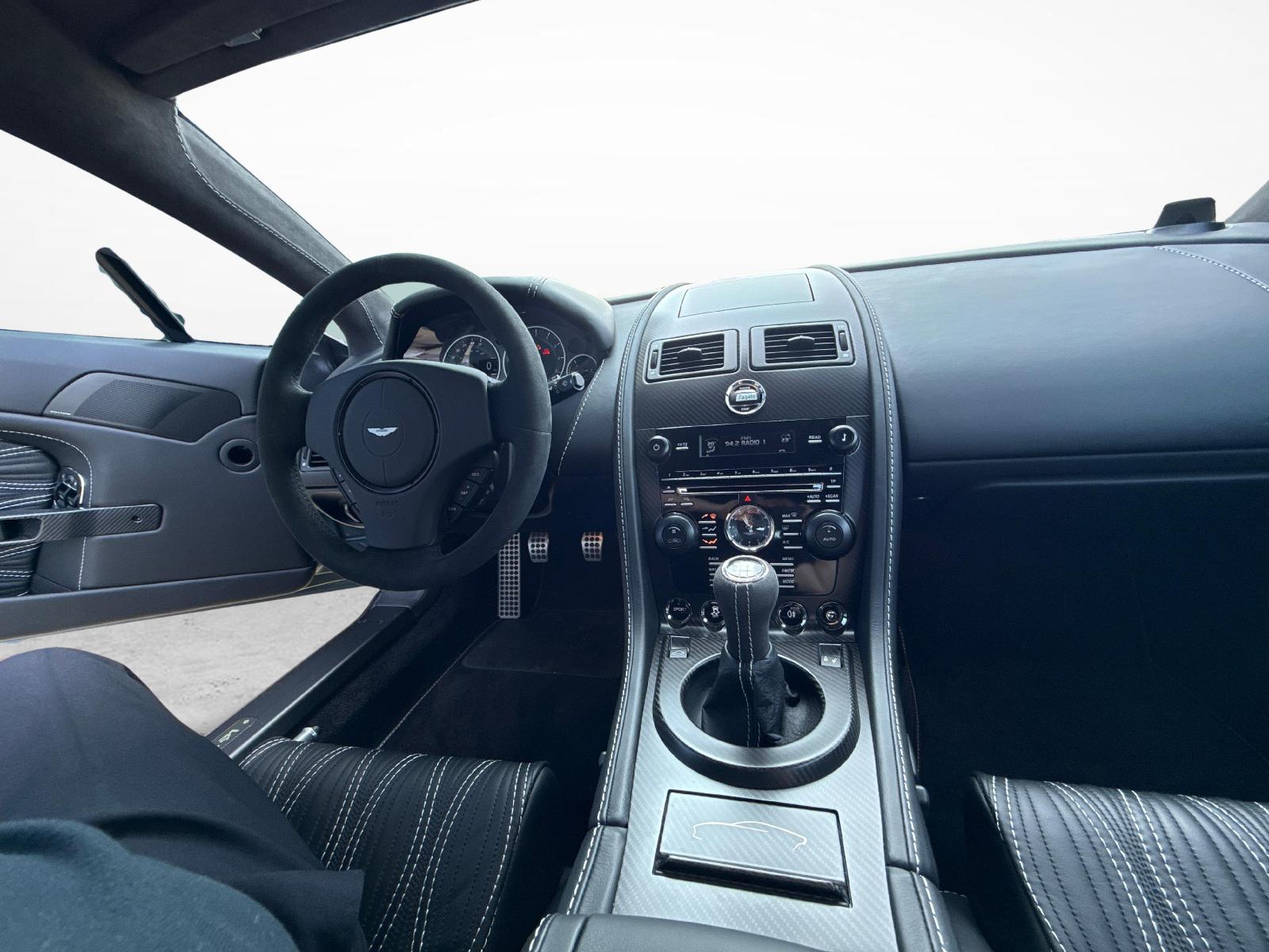 ASTON MARTIN V12 Vantage Coupé 6.0-image-9