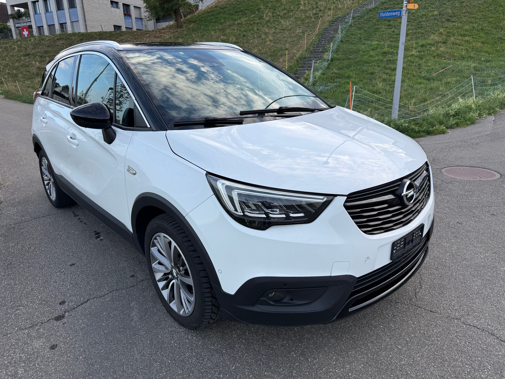 OPEL Crossland X 1.2i 120 Years Edition-image-1