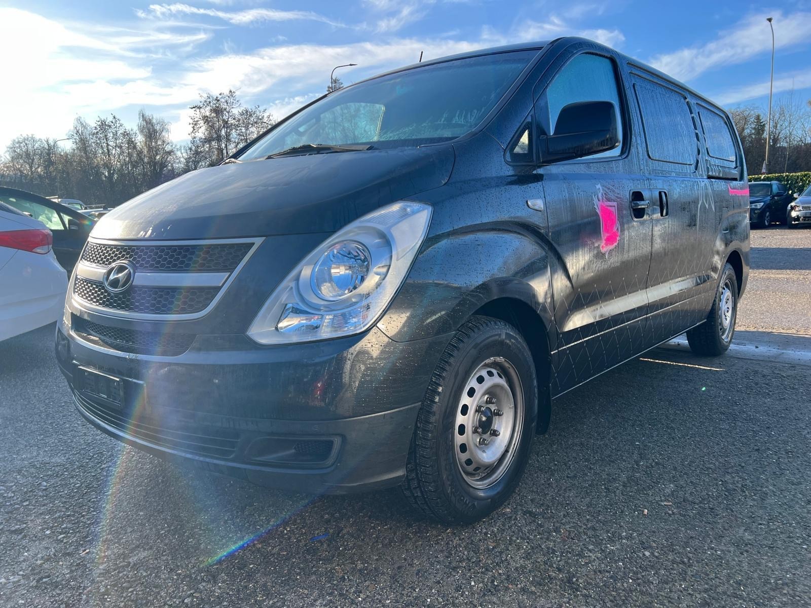 HYUNDAI H-1 Cargo 2.5 CRDi LP 6-Türen / Portes / Porte