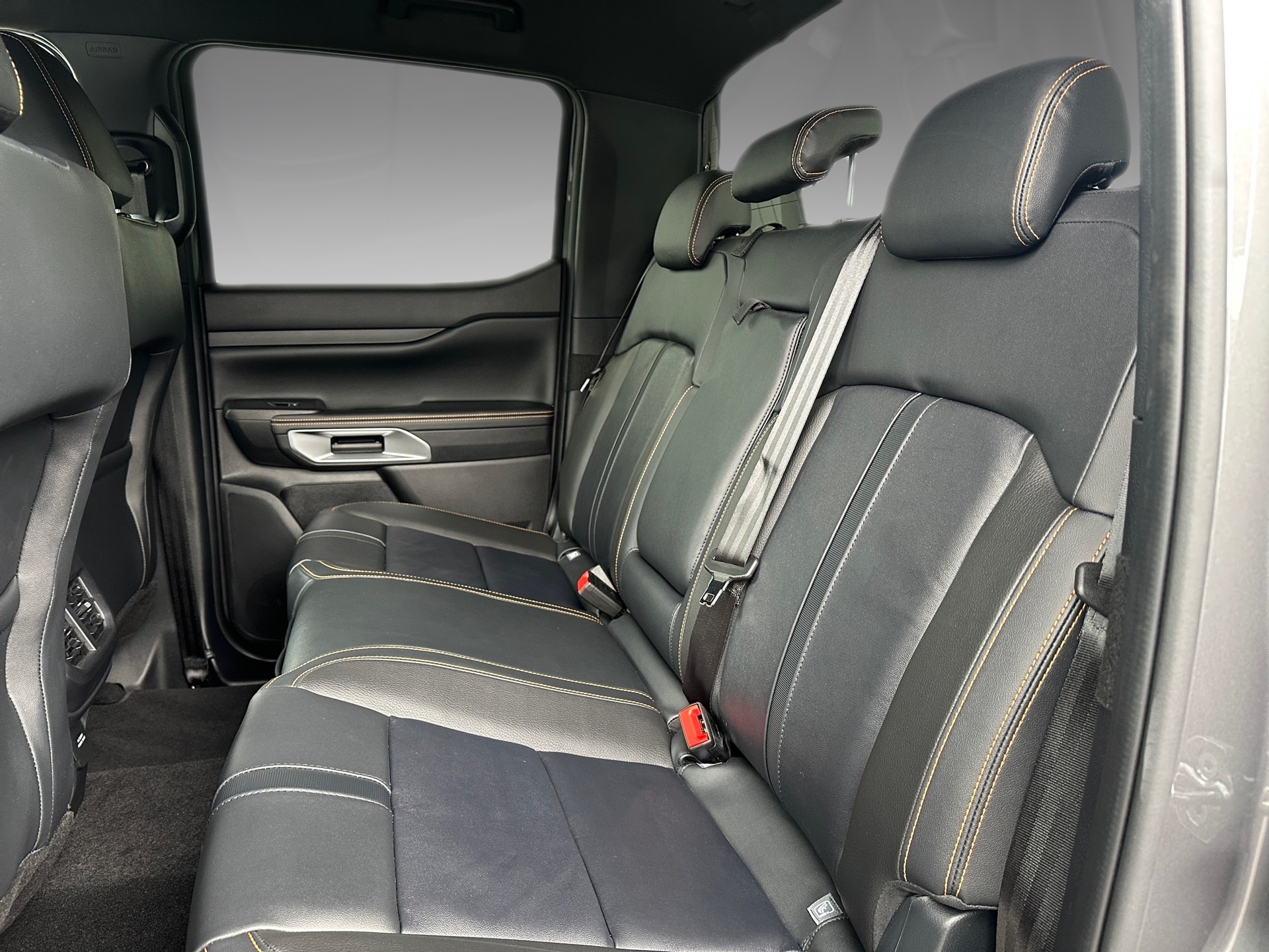FORD Ranger Wildtrak 3.0 Eco Blue e-4WD Automat-image-13