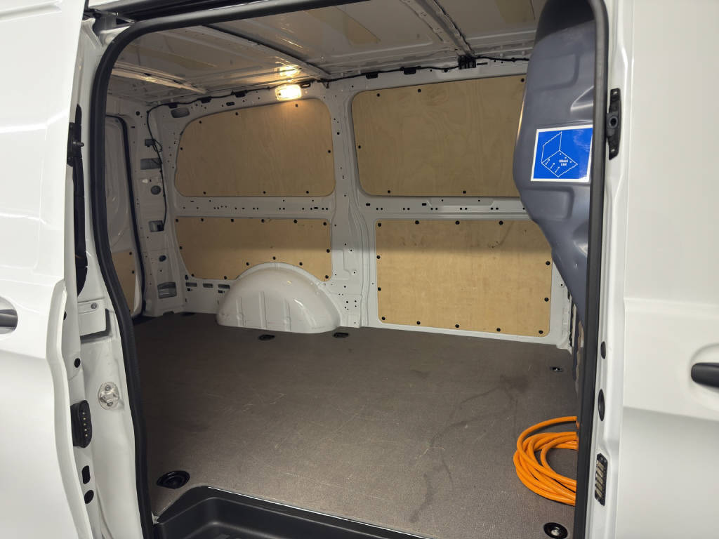 MERCEDES-BENZ eVito 112 KA L 60 kWh-image-12