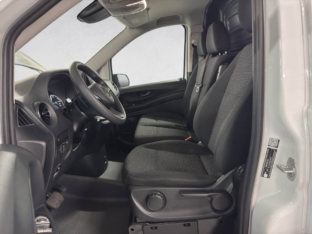 MERCEDES-BENZ eVito 112 KA L 60 kWh-image-9