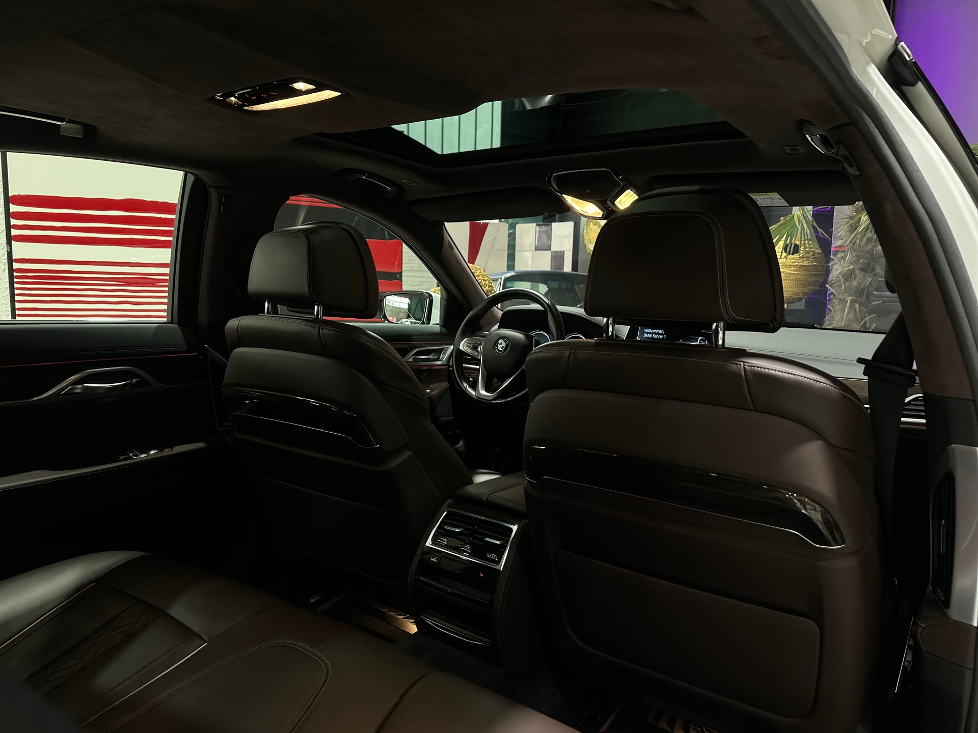 BMW 750i xDrive Steptronic-image-17