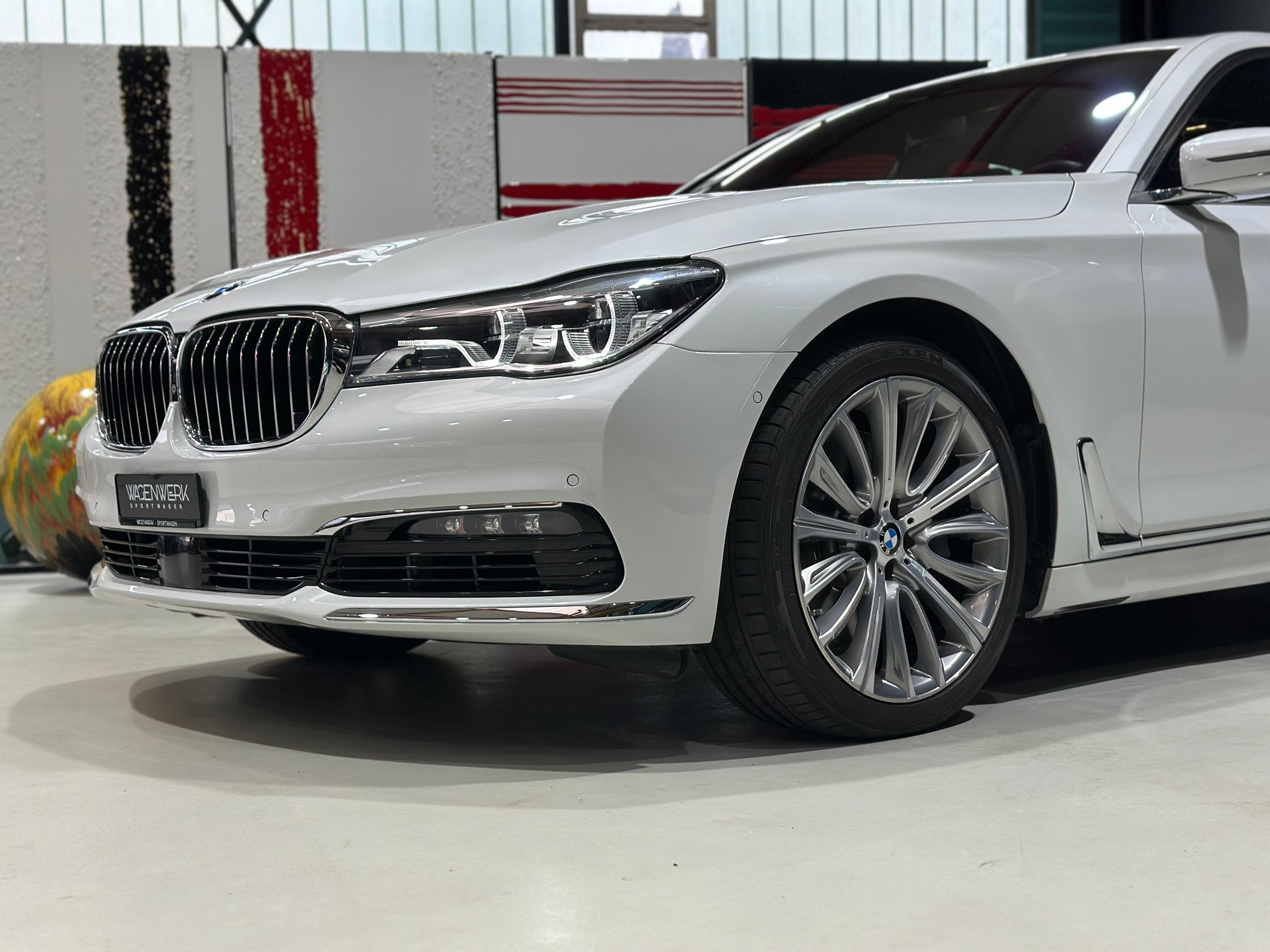 BMW 750i xDrive Steptronic-image-4