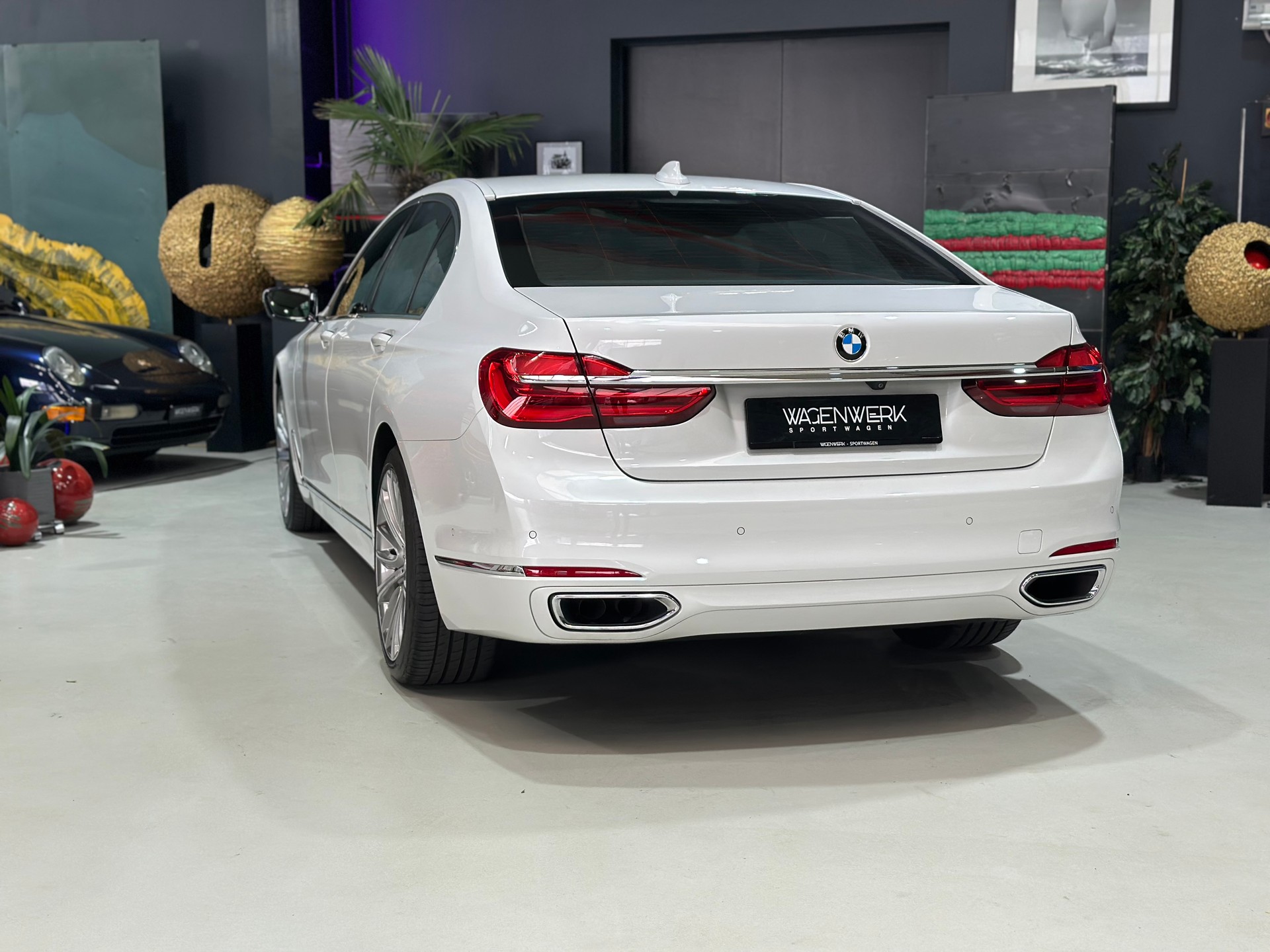 BMW 750i xDrive Steptronic-image-7