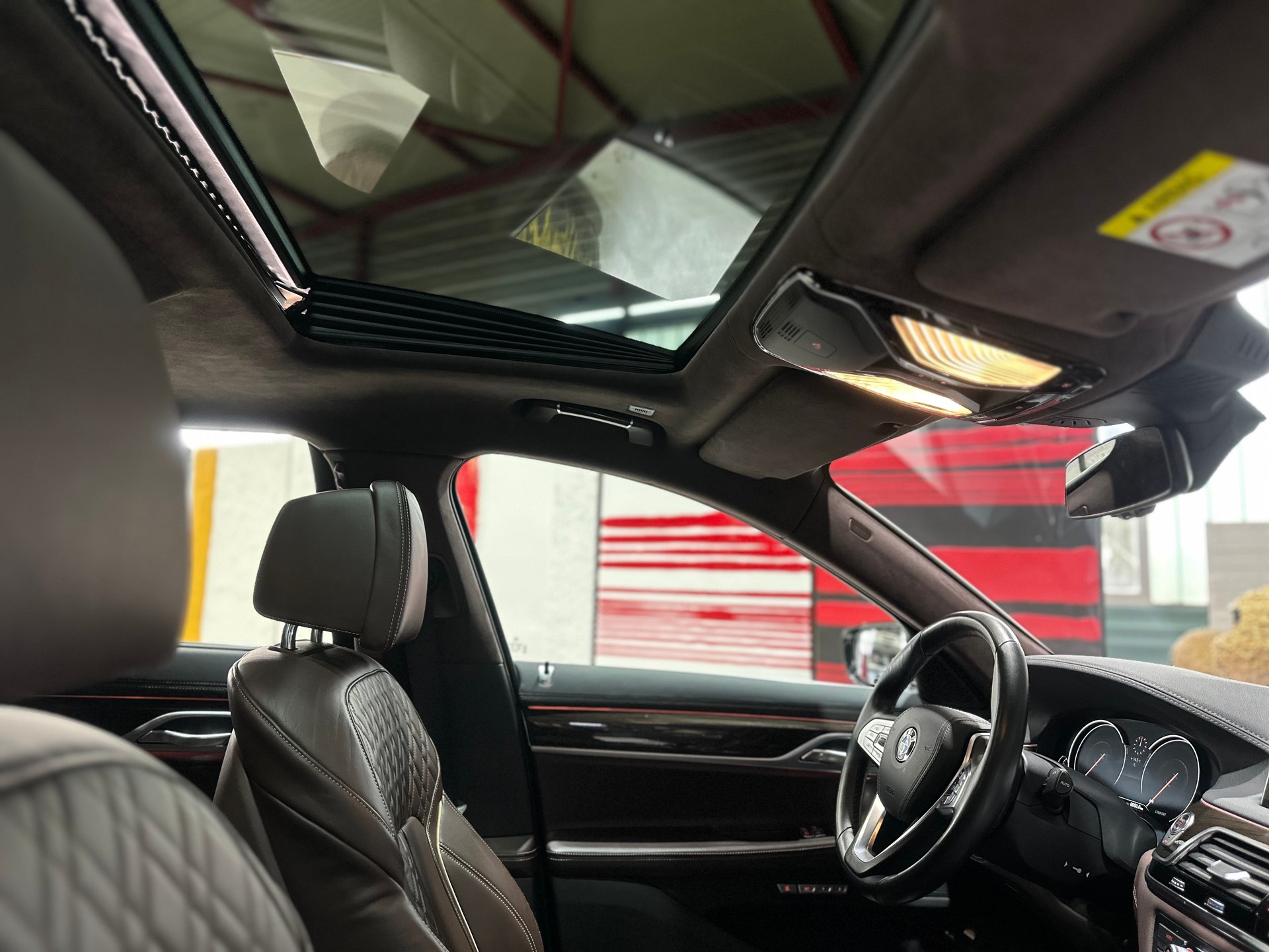 BMW 750i xDrive Steptronic-image-13