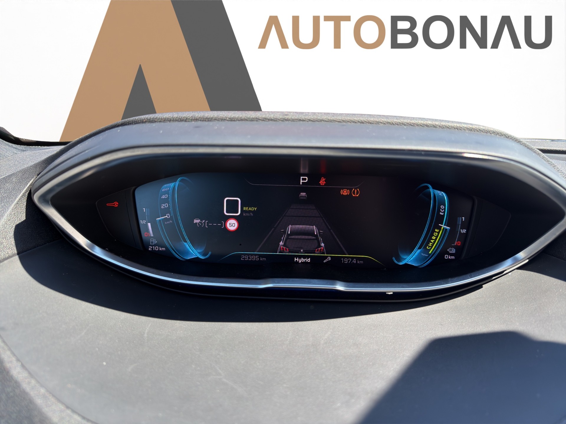 PEUGEOT 3008 1.6 Plug-in Hybrid Allure-image-18