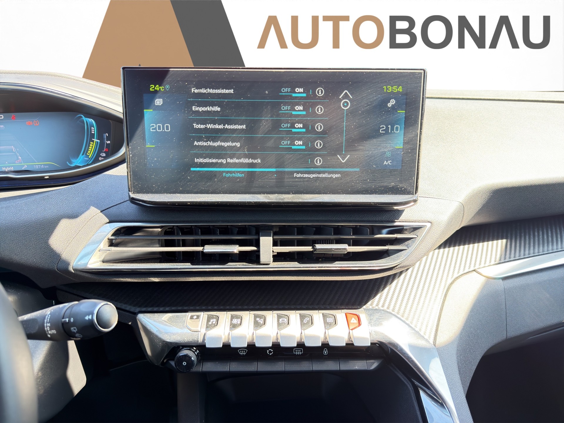 PEUGEOT 3008 1.6 Plug-in Hybrid Allure-image-22