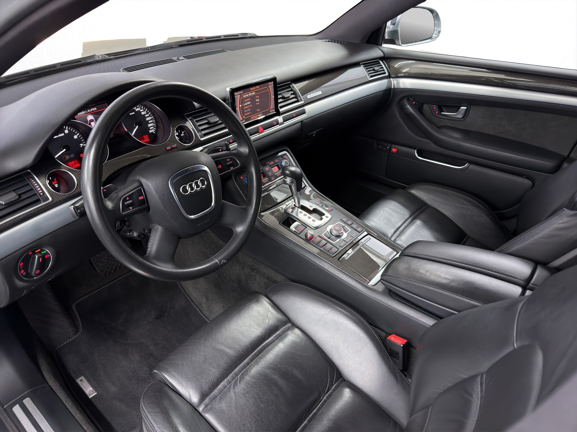 AUDI S8 5.2 V10 quattro tiptronic-image-16