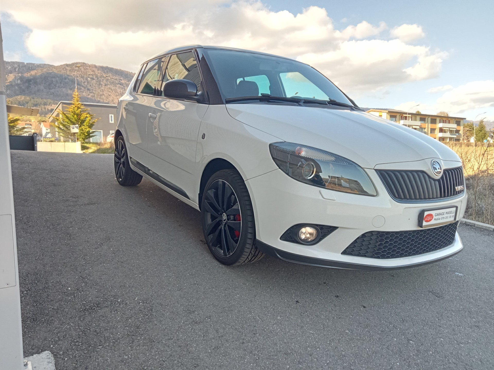 SKODA Fabia 1.4 TSI RS DSG-image-1
