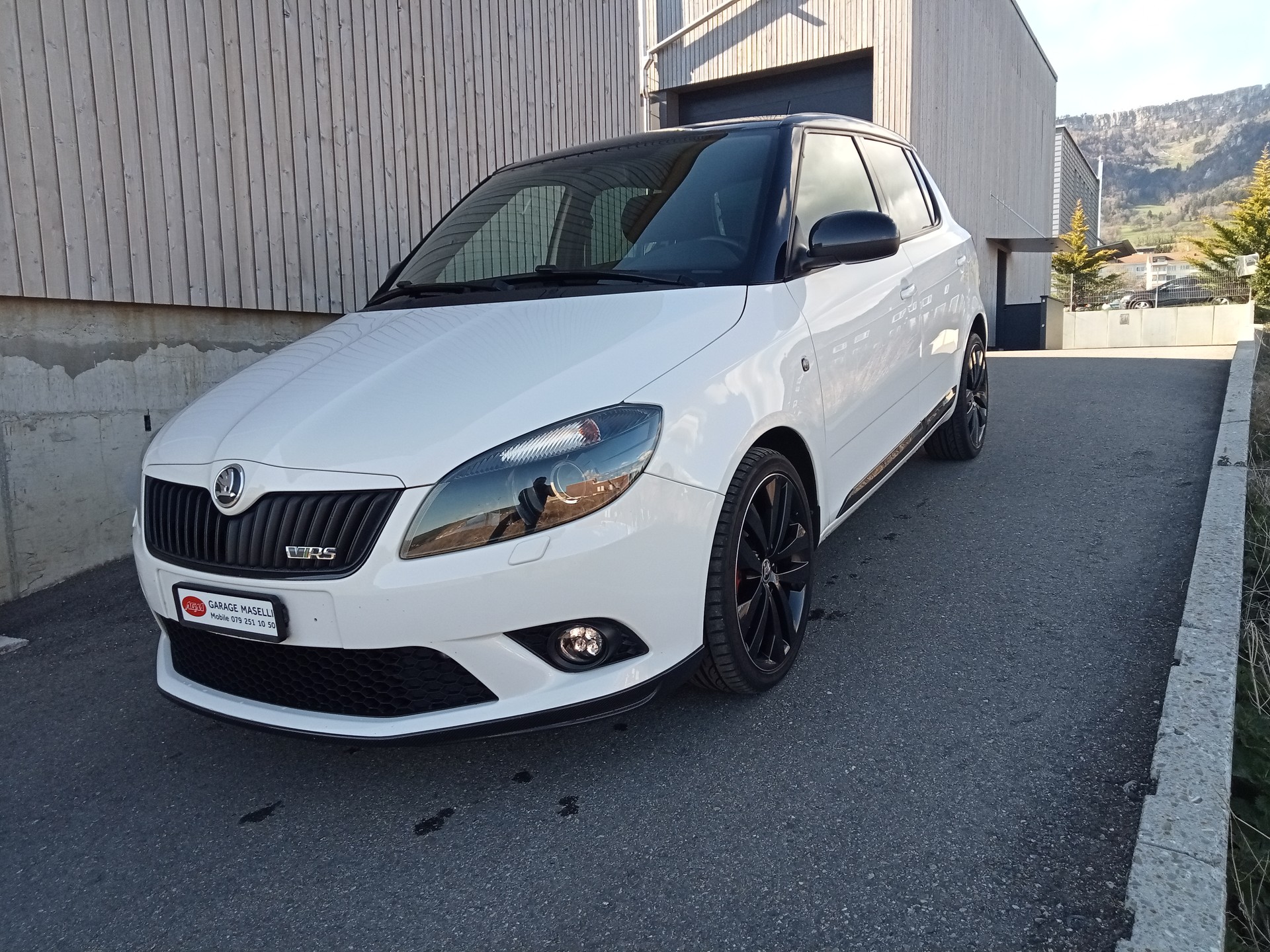 SKODA Fabia 1.4 TSI RS DSG-image-2