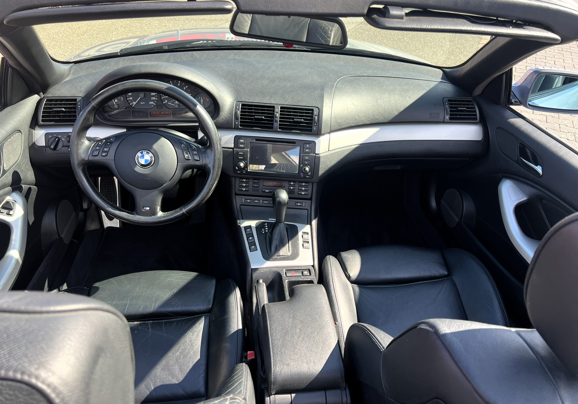 BMW 325Ci Cabriolet-image-29