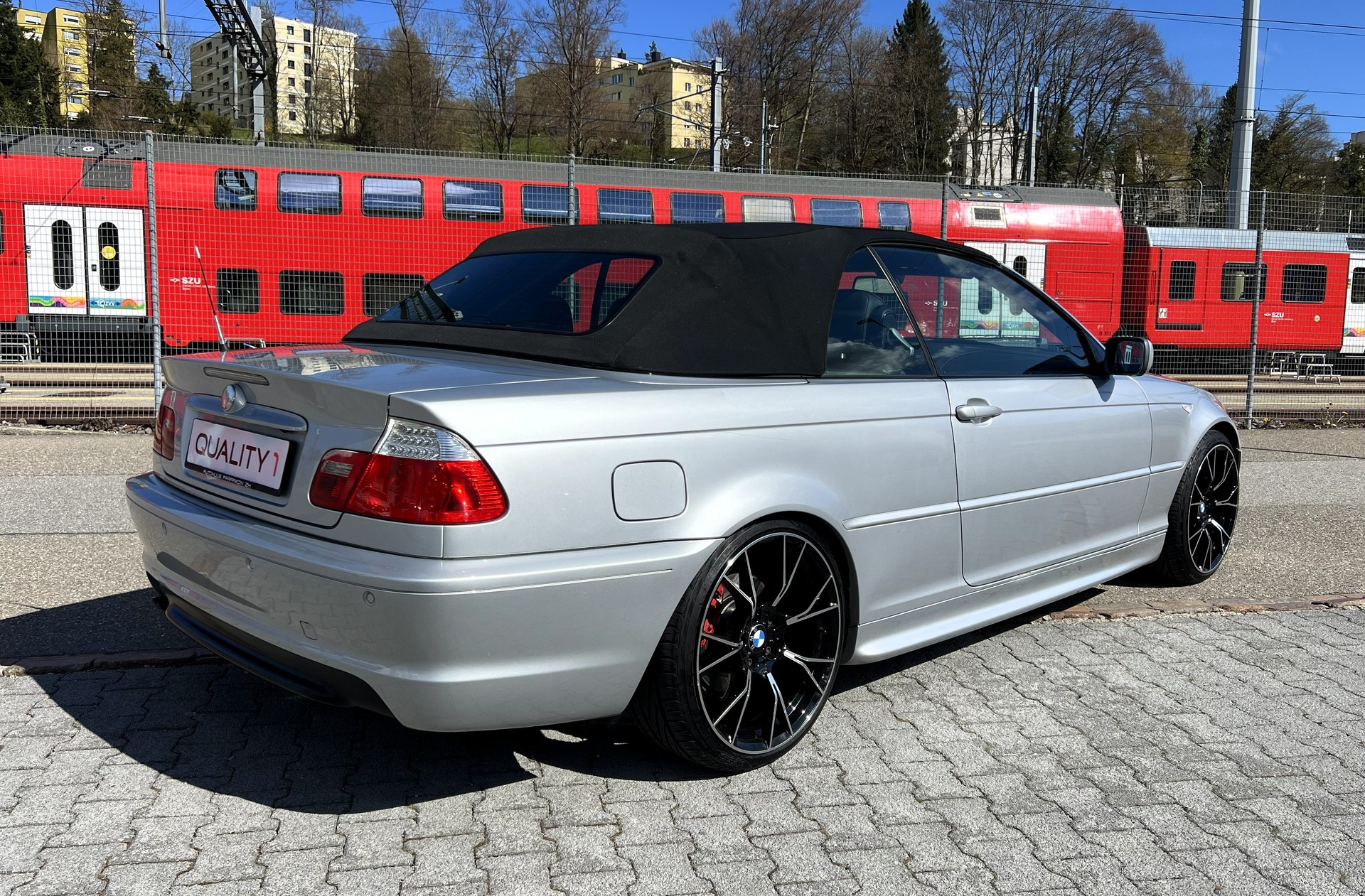 BMW 325Ci Cabriolet-image-14