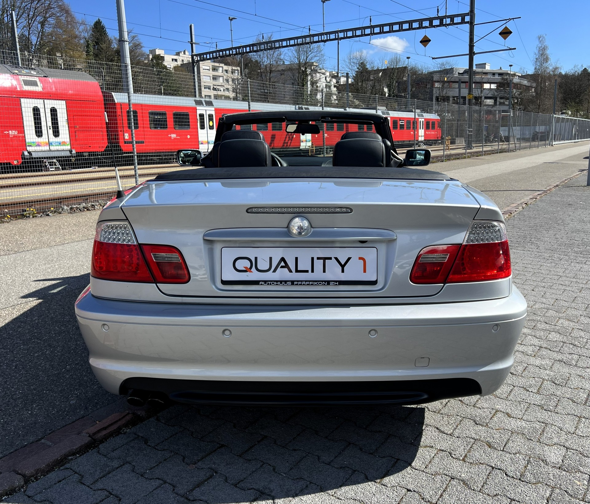 BMW 325Ci Cabriolet-image-3