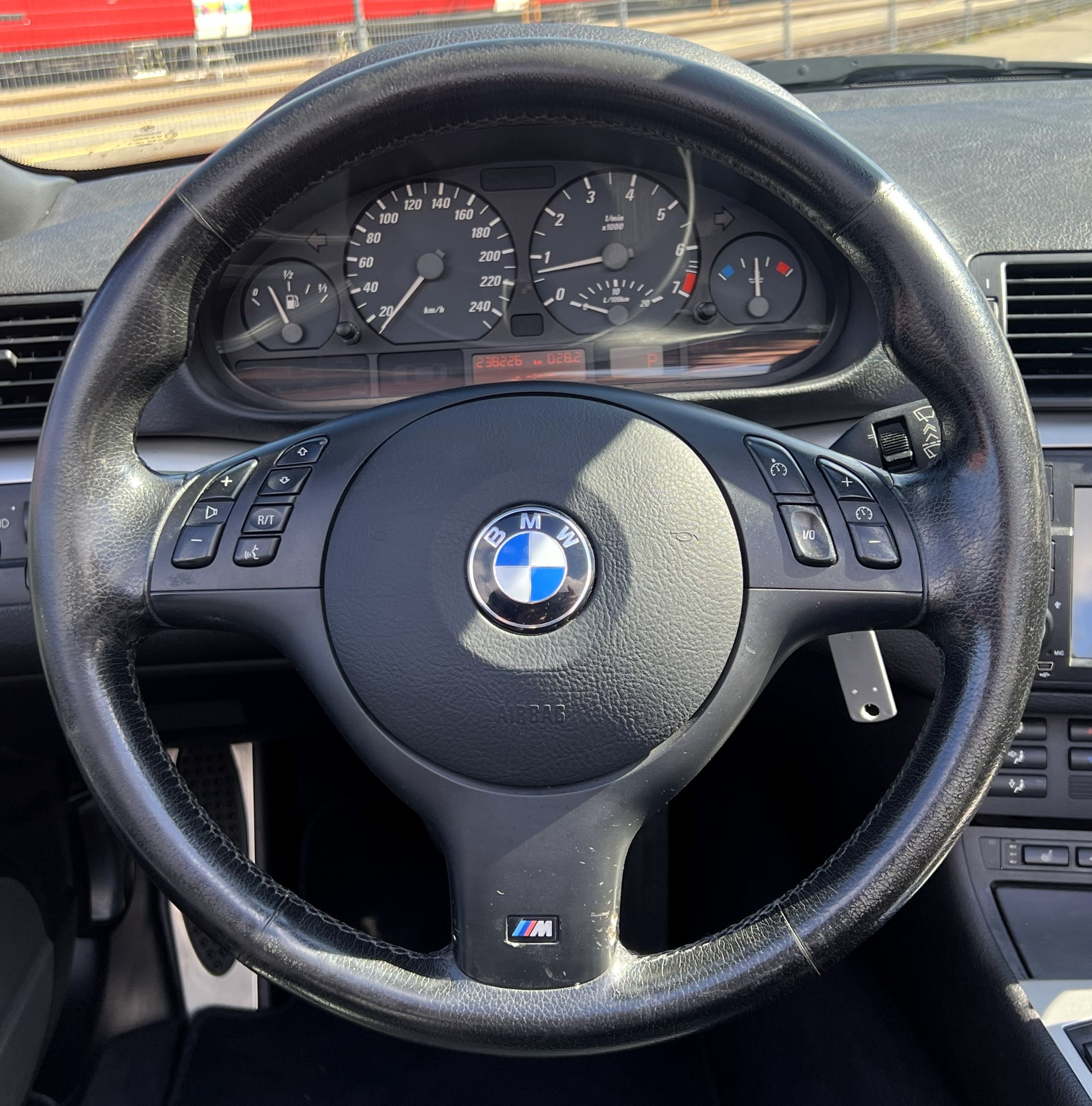BMW 325Ci Cabriolet-image-26