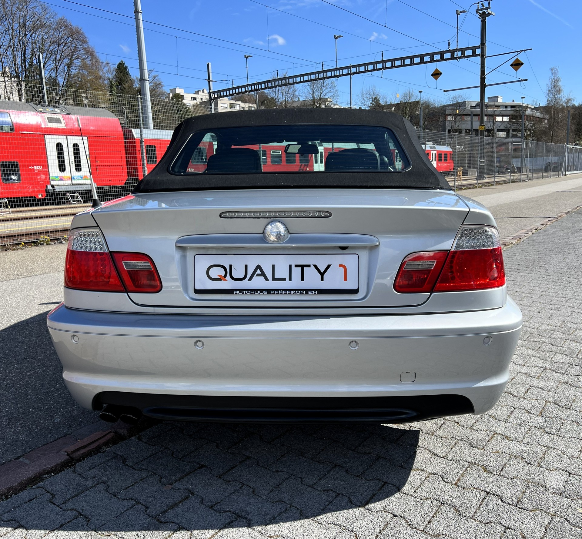 BMW 325Ci Cabriolet-image-13