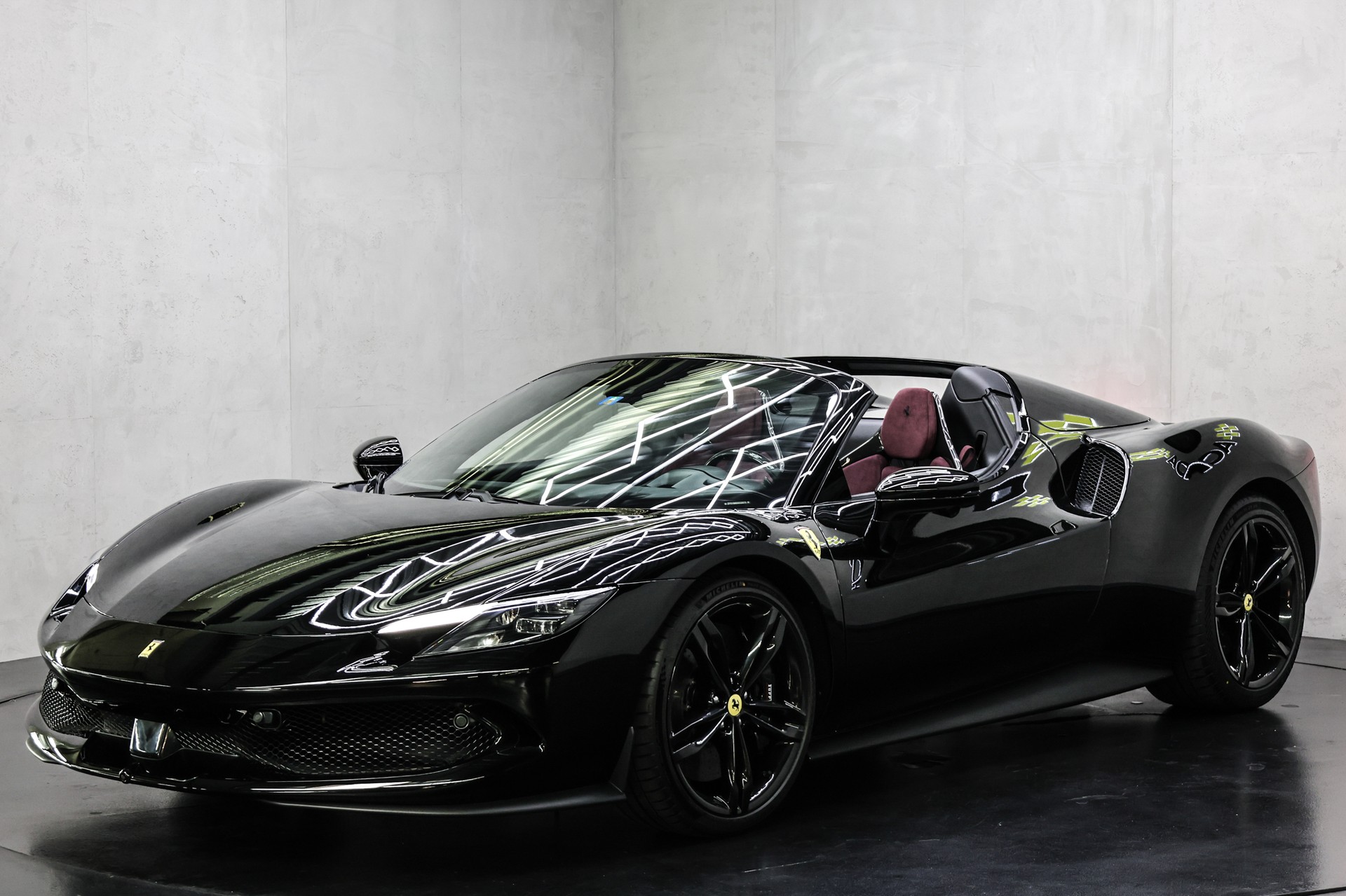 FERRARI 296 GTS-showroom-element-2