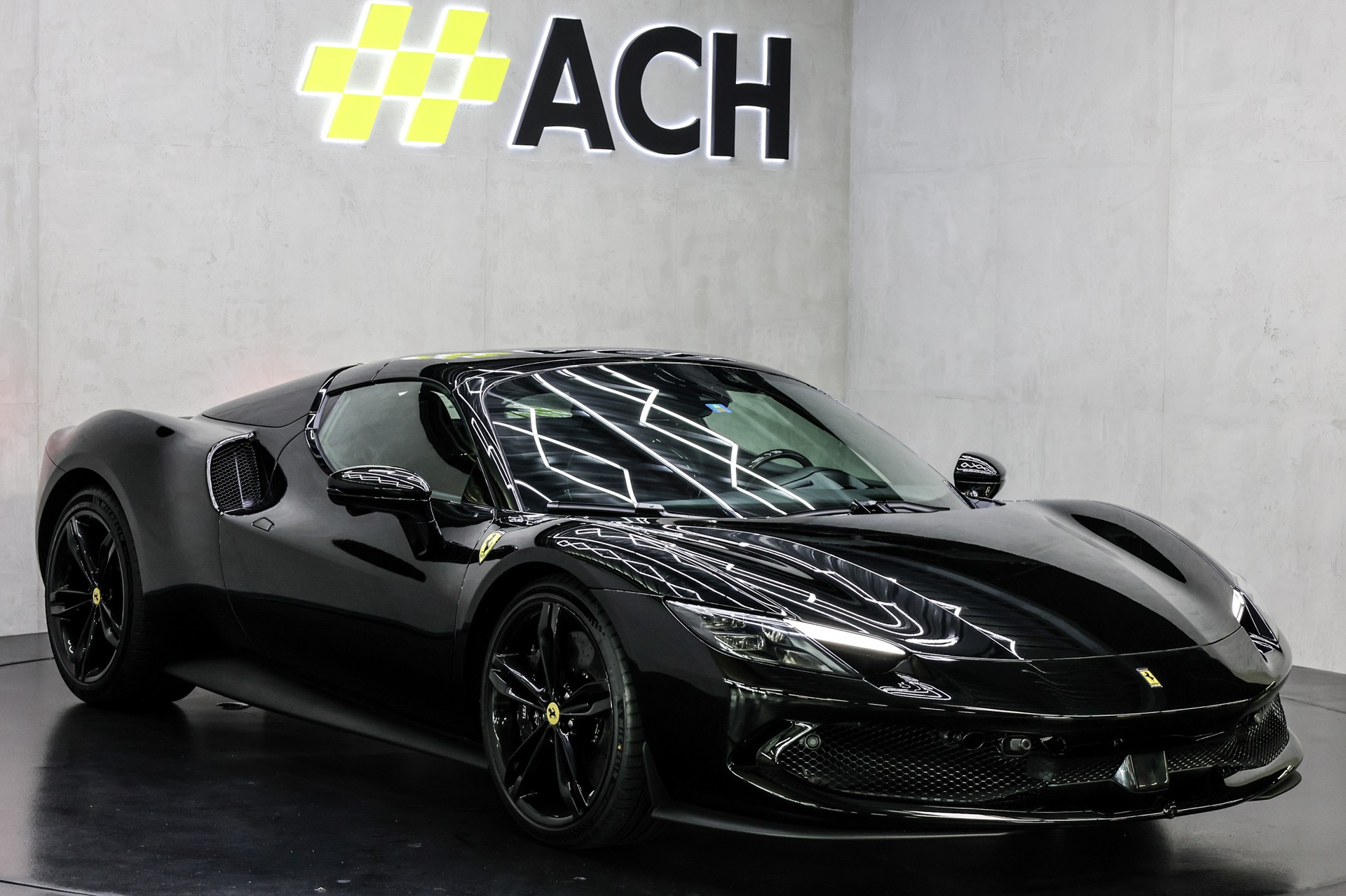 FERRARI 296 GTS-showroom-element-3