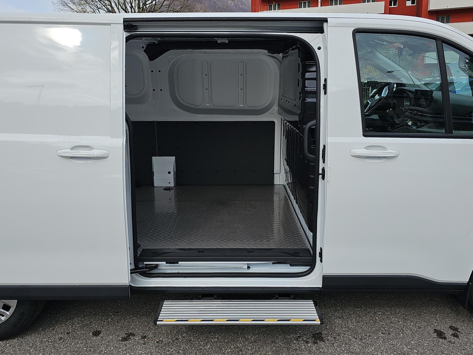 MAXUS Deliver 7 Kaw. L2H1 2.0 TD Base-image-12