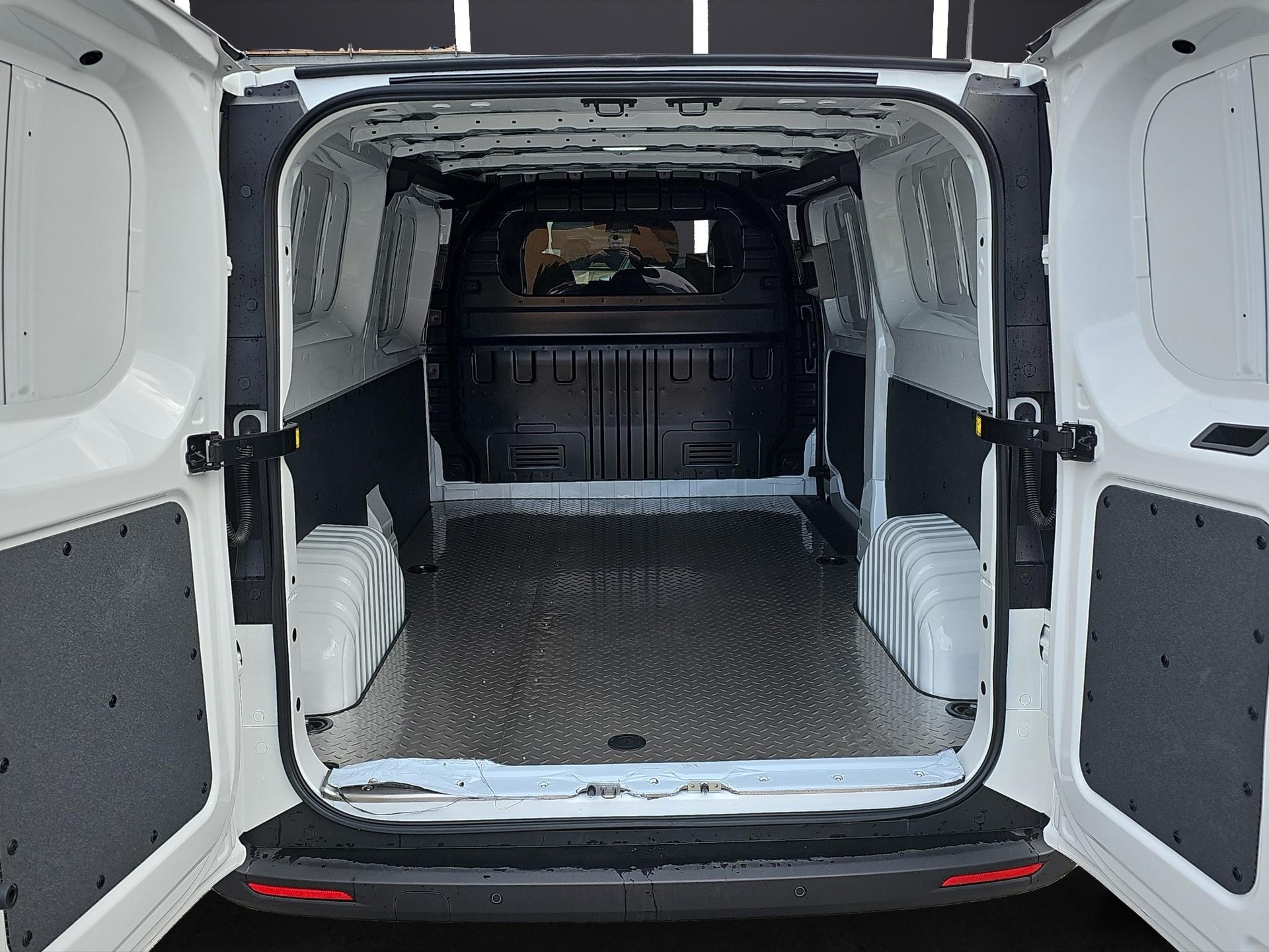 MAXUS Deliver 7 Kaw. L2H1 2.0 TD Base-image-11