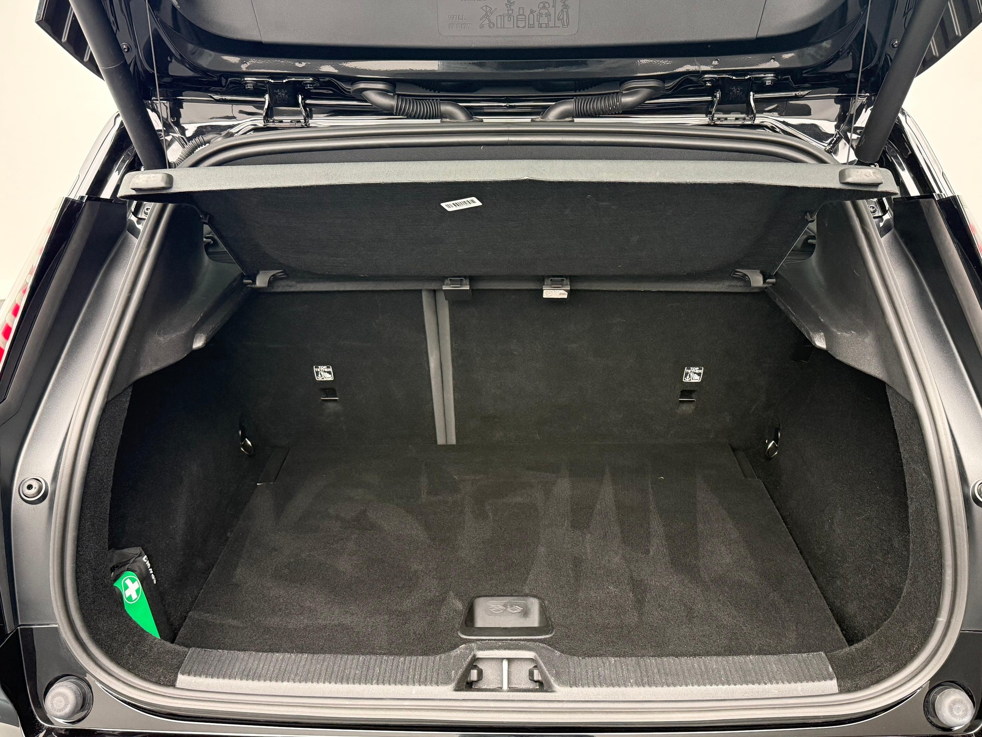 VOLVO EX30 E60 Twin Ultra Performance AWD-image-11
