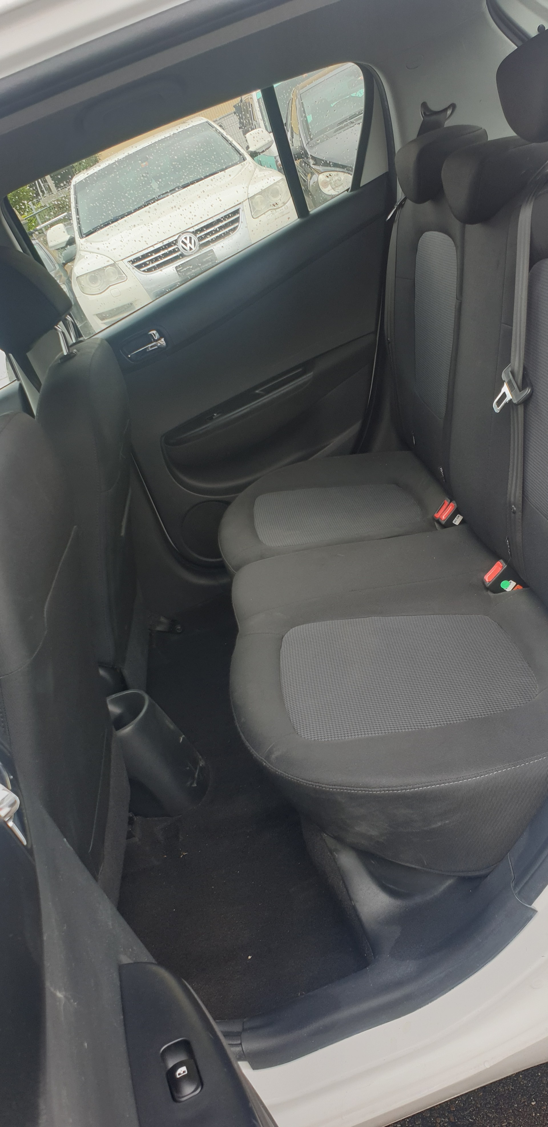 HYUNDAI i20 1.4 Style Automatic-image-12
