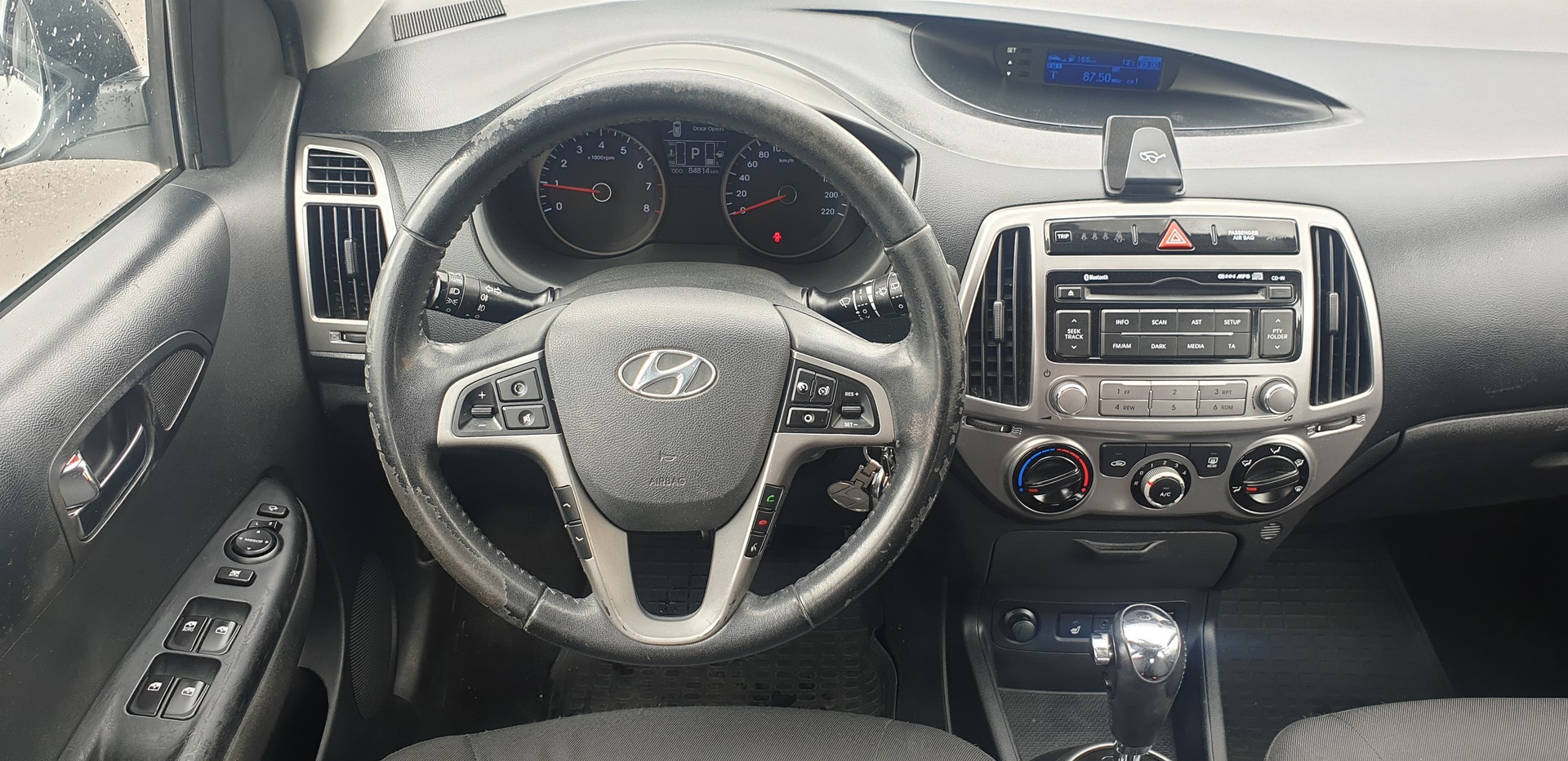 HYUNDAI i20 1.4 Style Automatic-image-9
