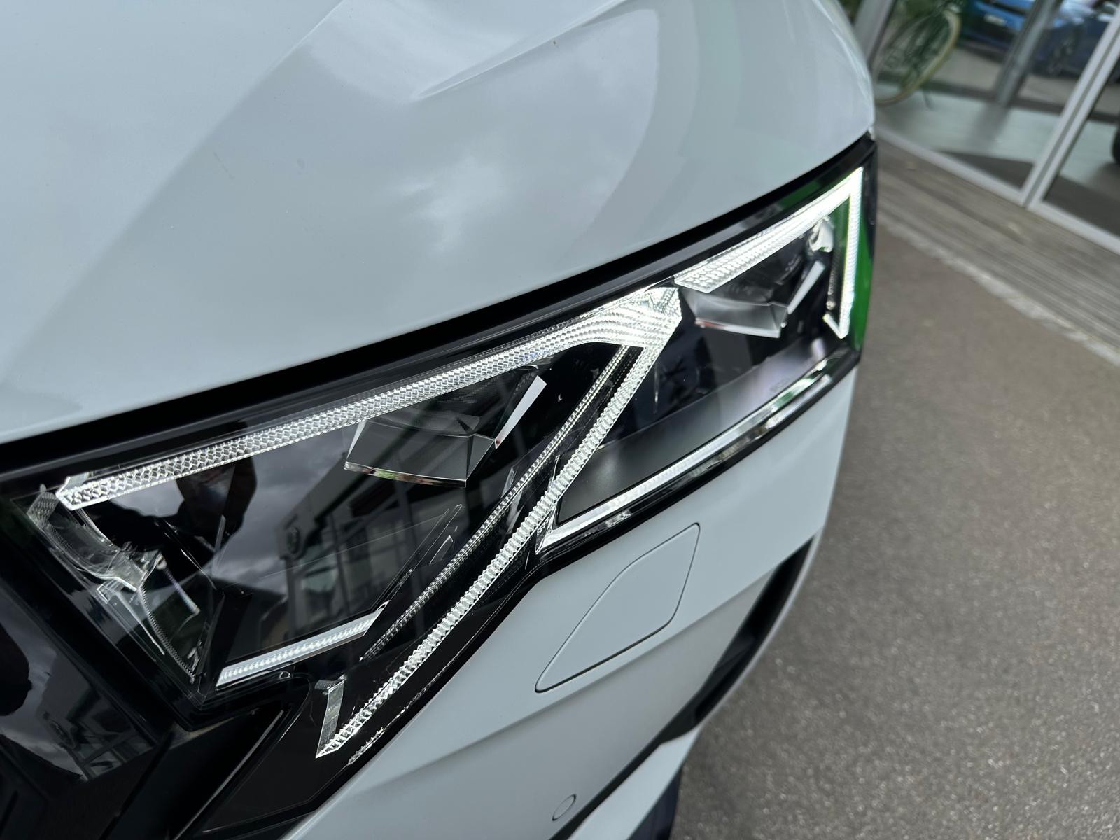 SKODA Octavia Combi 2.0 TSI DSG Sport Line 4x4-showroom-element-2