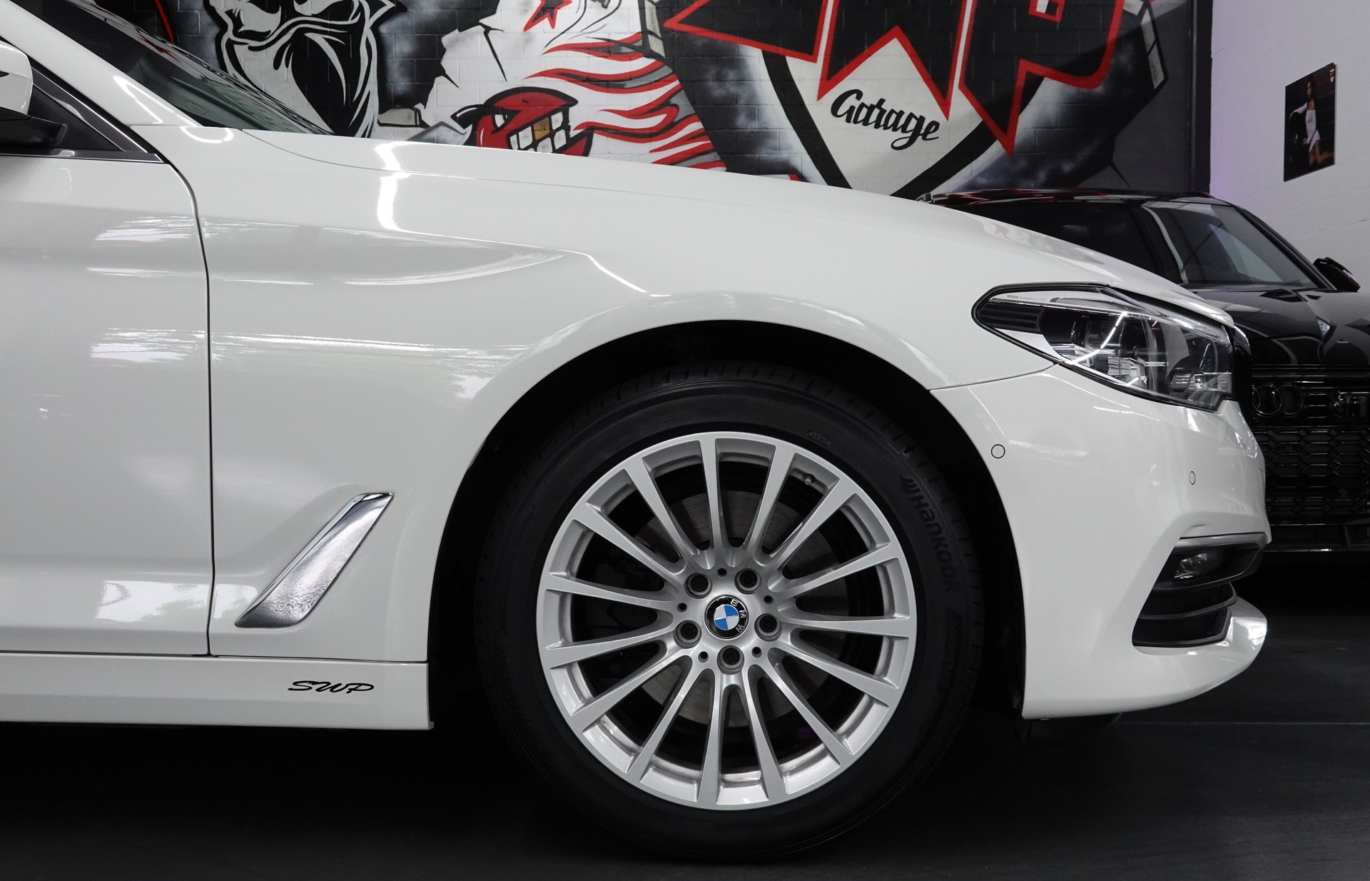 BMW 520d TOURING STEPTRONIC CH-FZ AHL 2000kg-image-17