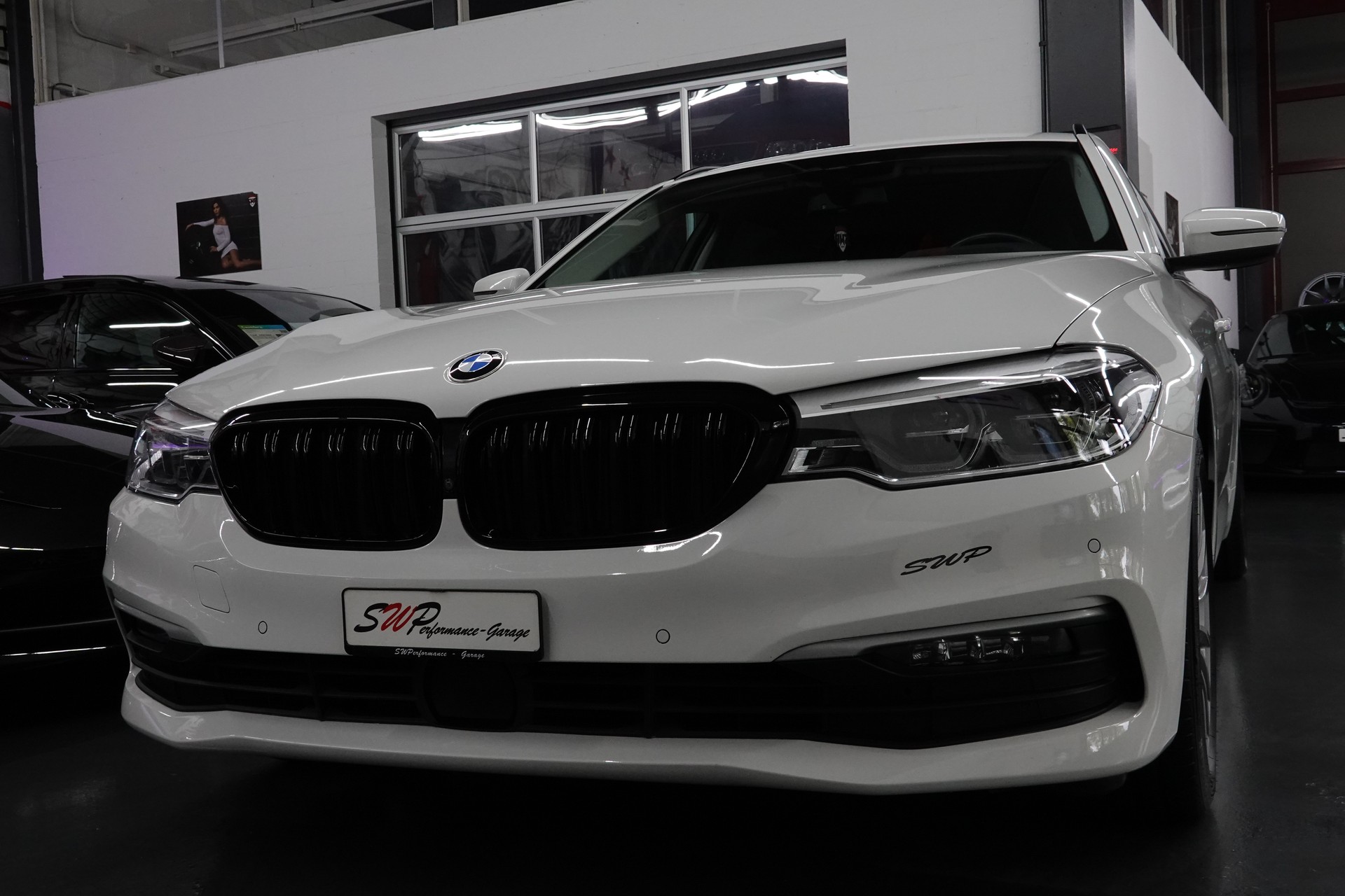 BMW 520d TOURING STEPTRONIC CH-FZ AHL 2000kg-image-5