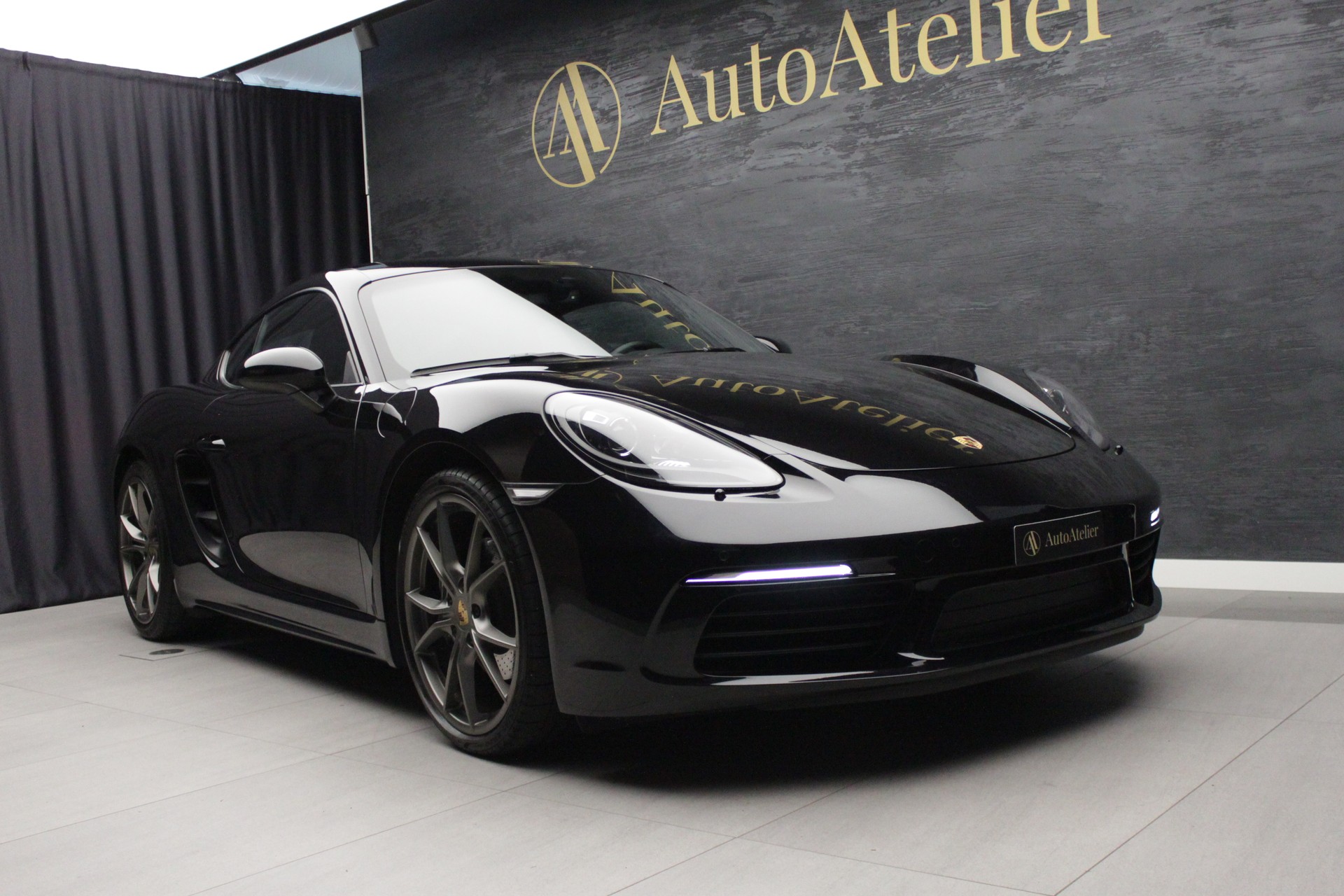 PORSCHE 718 Cayman 2.0 PDK-showroom-element-3