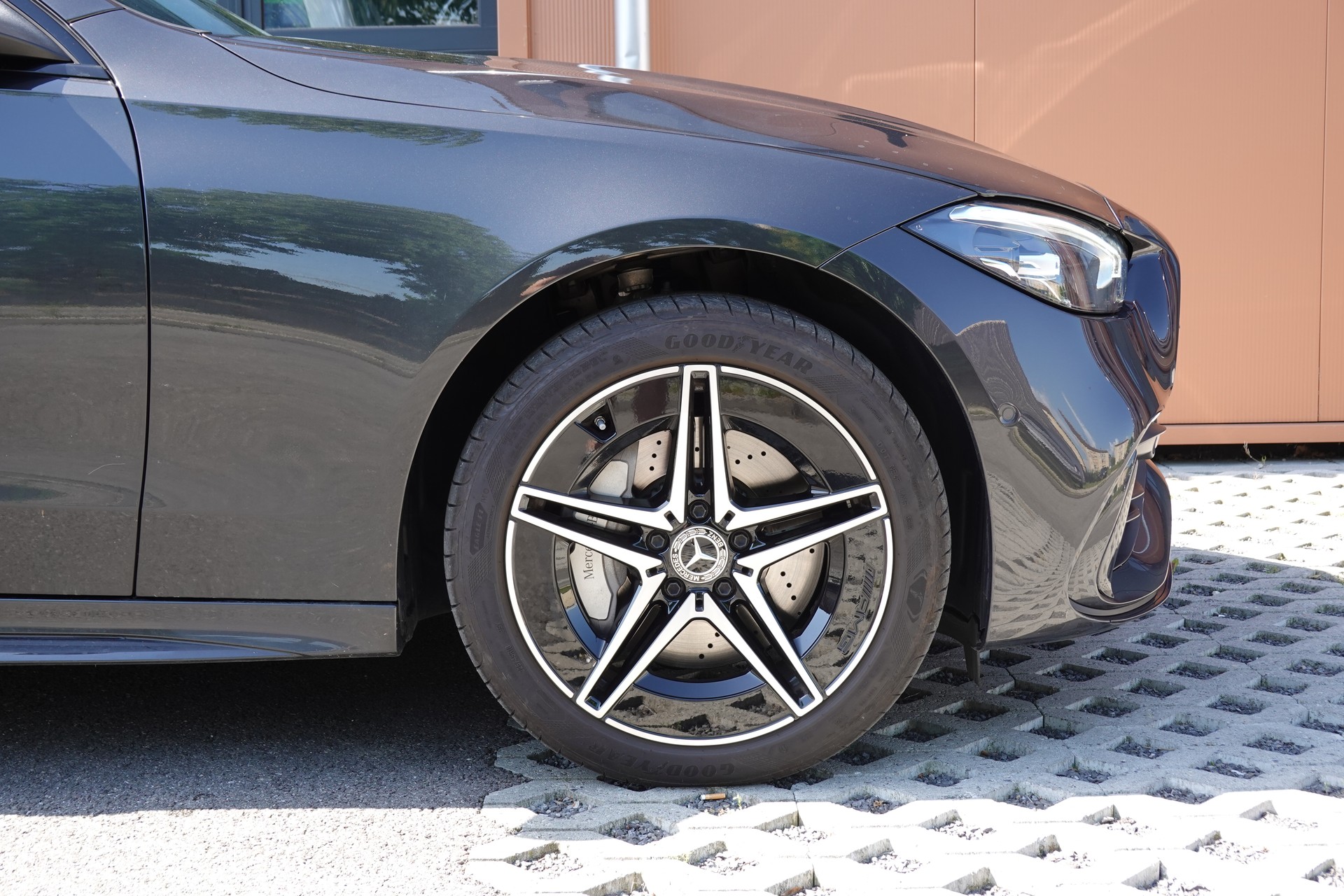 MERCEDES-BENZ C 300e AMG Line - "Pack AMG Int & Exté * Pack Nuit * Pack Mémoire * CH Auto"-image-4
