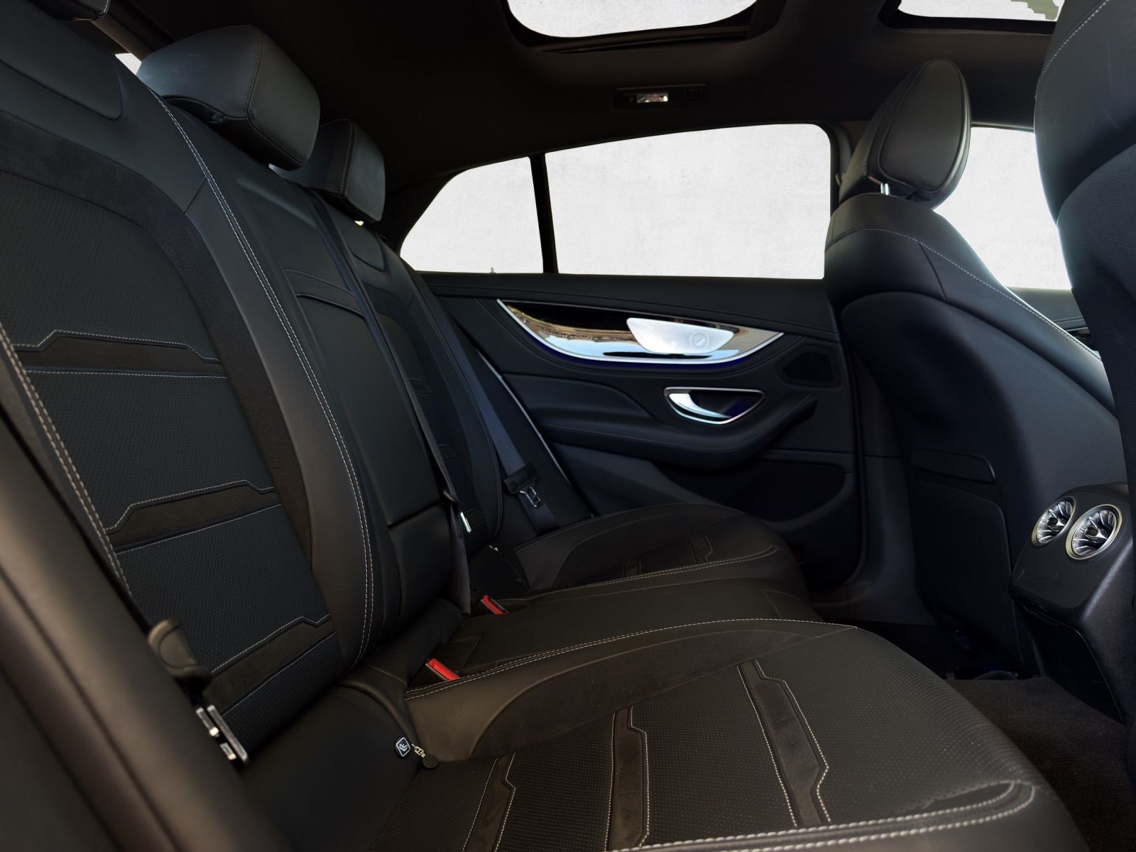MERCEDES-BENZ AMG GT 4 53 4Matic+ Speedshift TCT-image-15