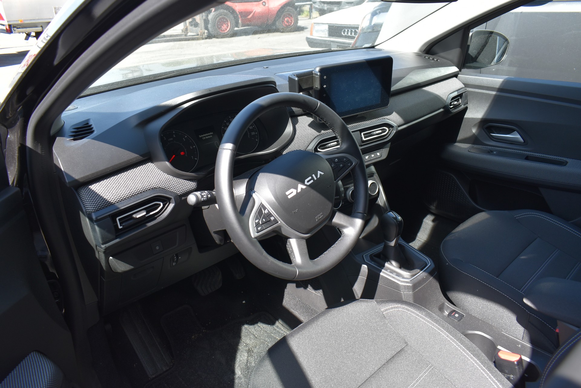 DACIA Sandero TCe 90 Journey CVT-image-3
