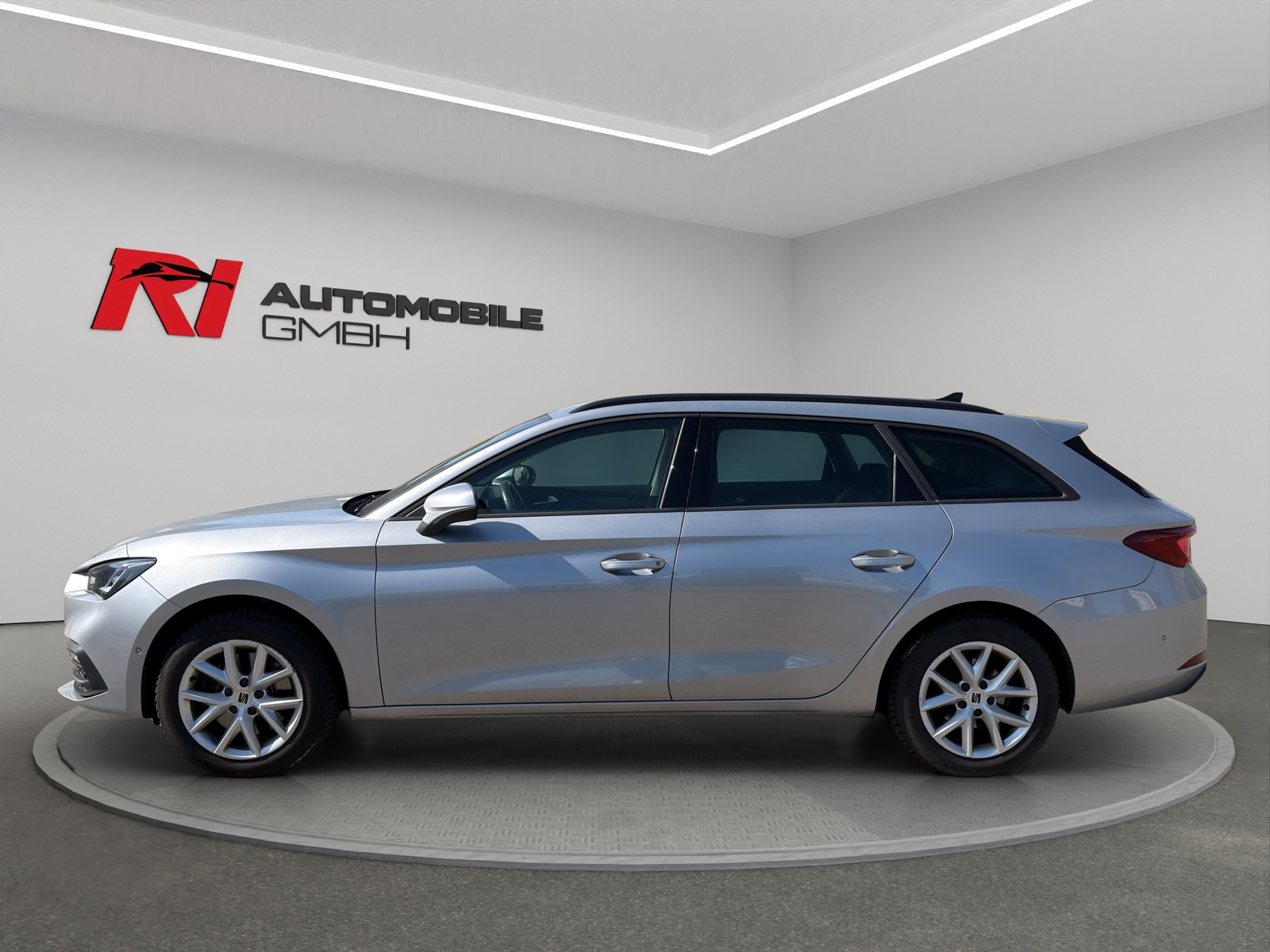SEAT Leon ST 2.0 TDI EVO DSG Style-showroom-element-3