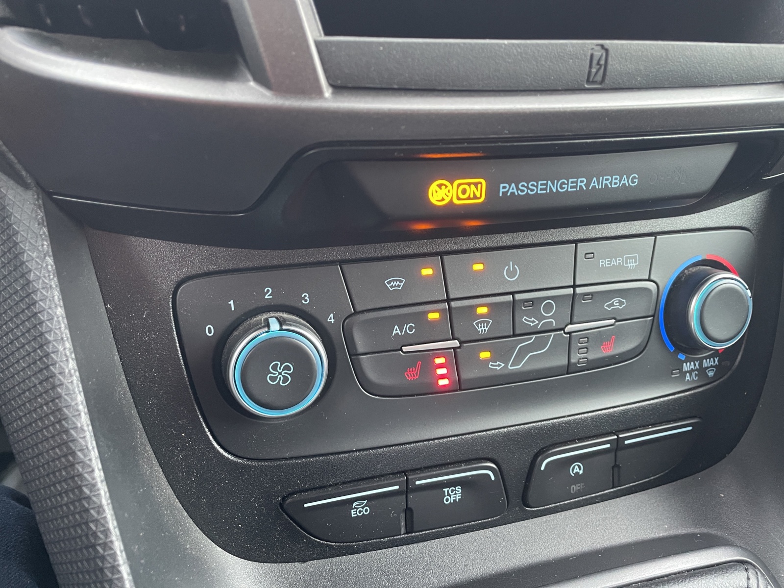 FORD TOURNEO Connect 1.5 EcoBlue 120 Trend-image-12