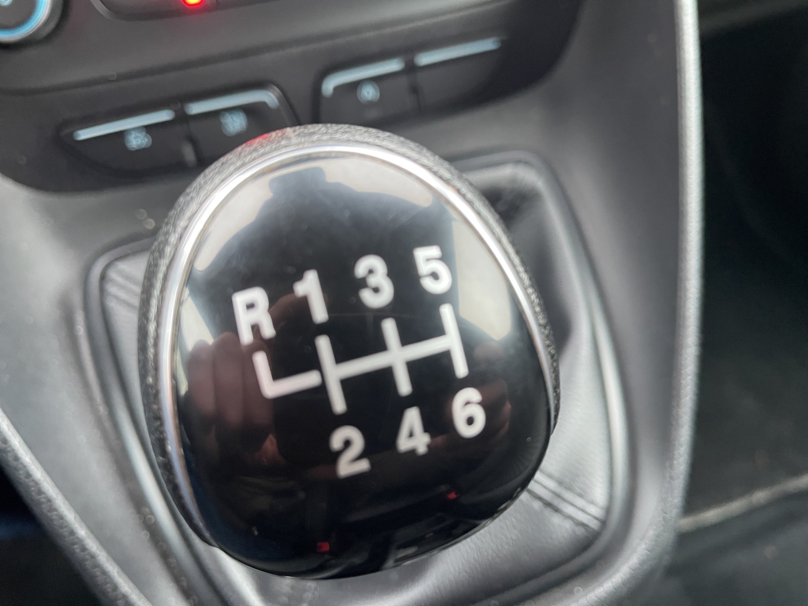 FORD TOURNEO Connect 1.5 EcoBlue 120 Trend-image-15