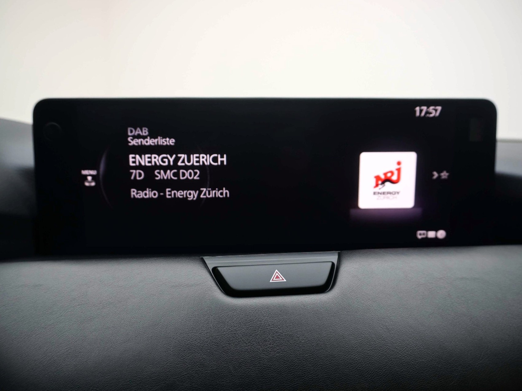 MAZDA CX-60 2.5 PHEV Homura Plus ***Gratis Mazda Service Pack 4 Jahre / 80'000km***-image-11