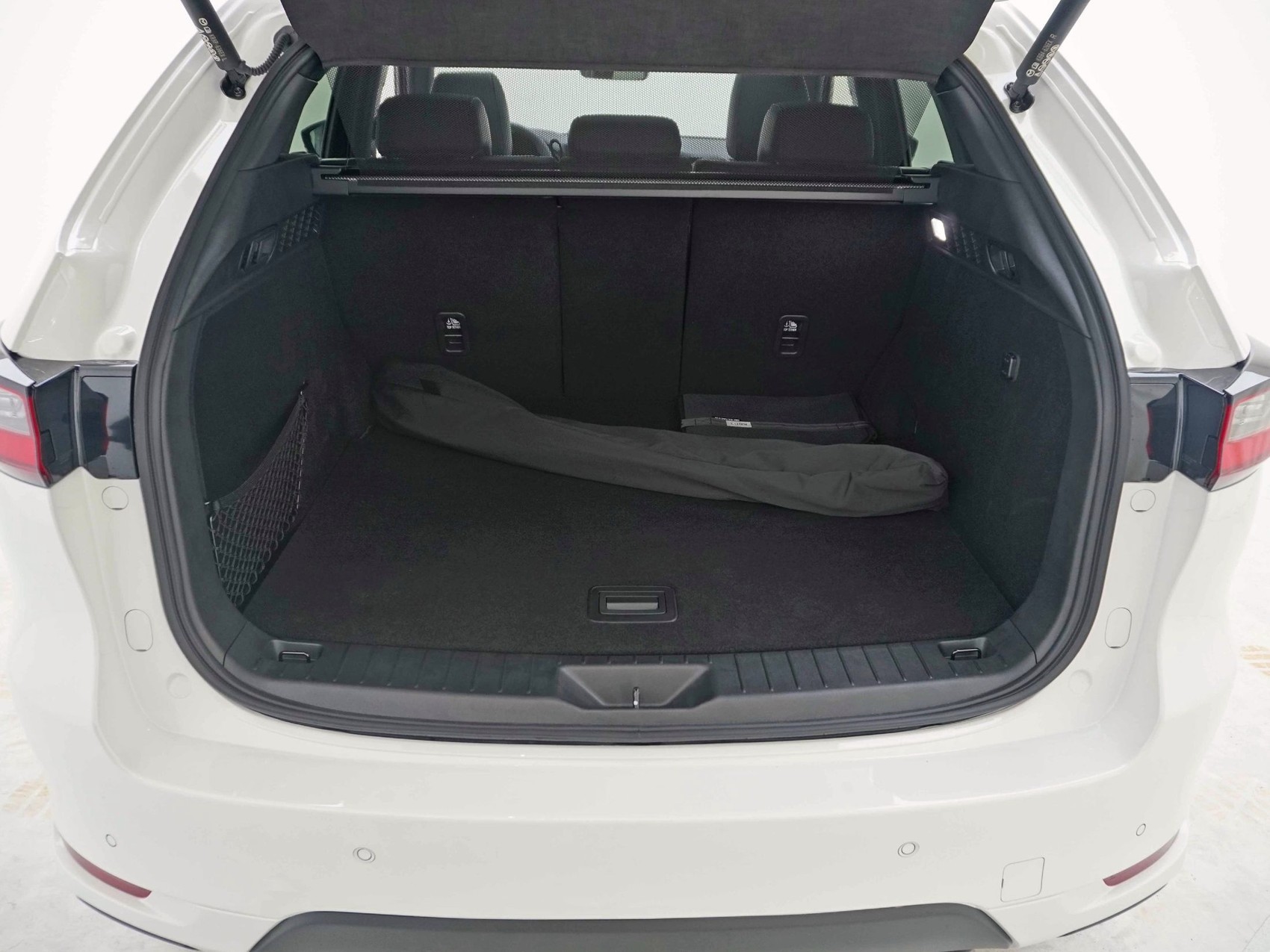 MAZDA CX-60 2.5 PHEV Homura Plus ***Gratis Mazda Service Pack 4 Jahre / 80'000km***-image-18