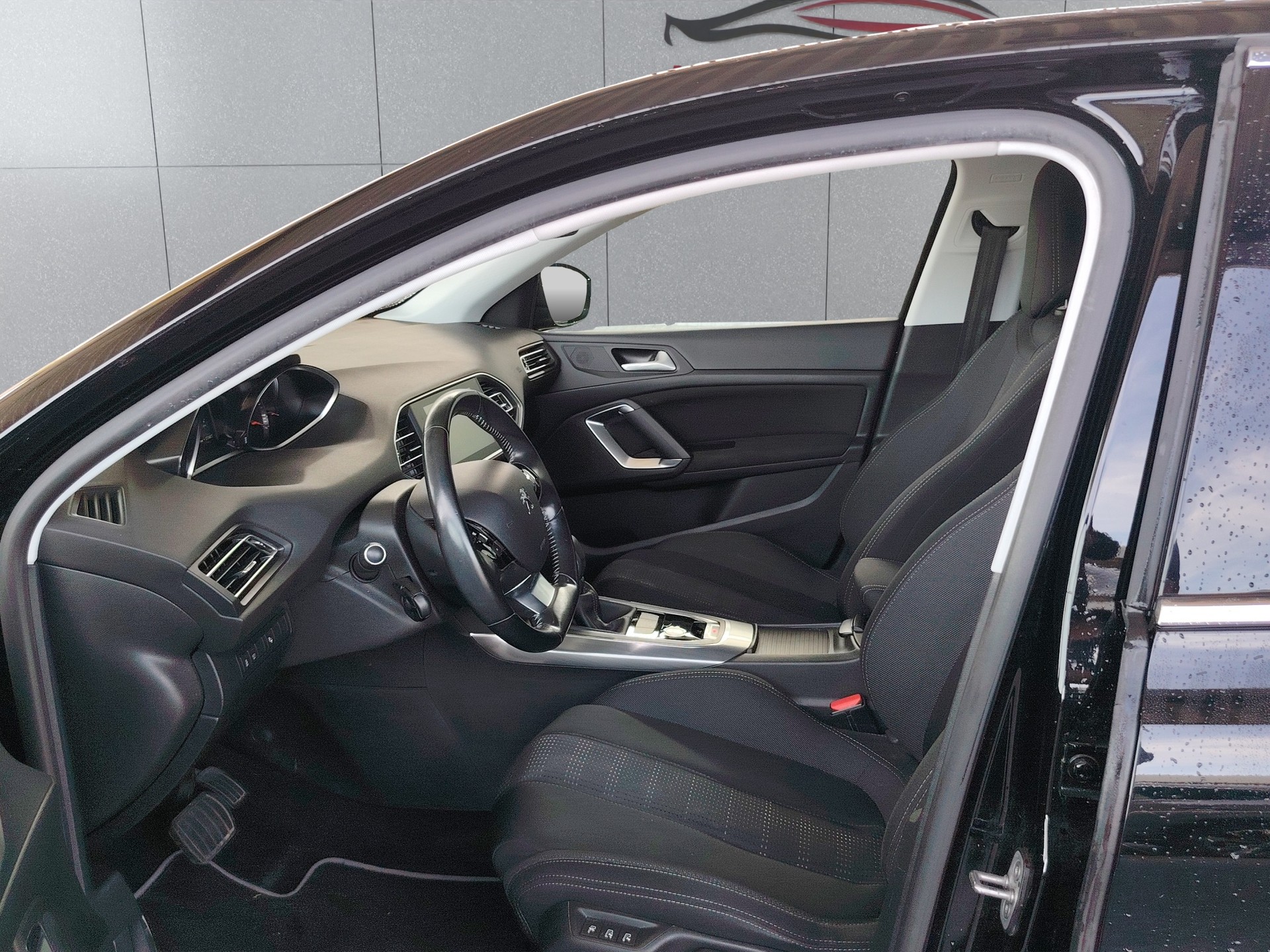 PEUGEOT 308 1.2 THP Active Automatic-image-8