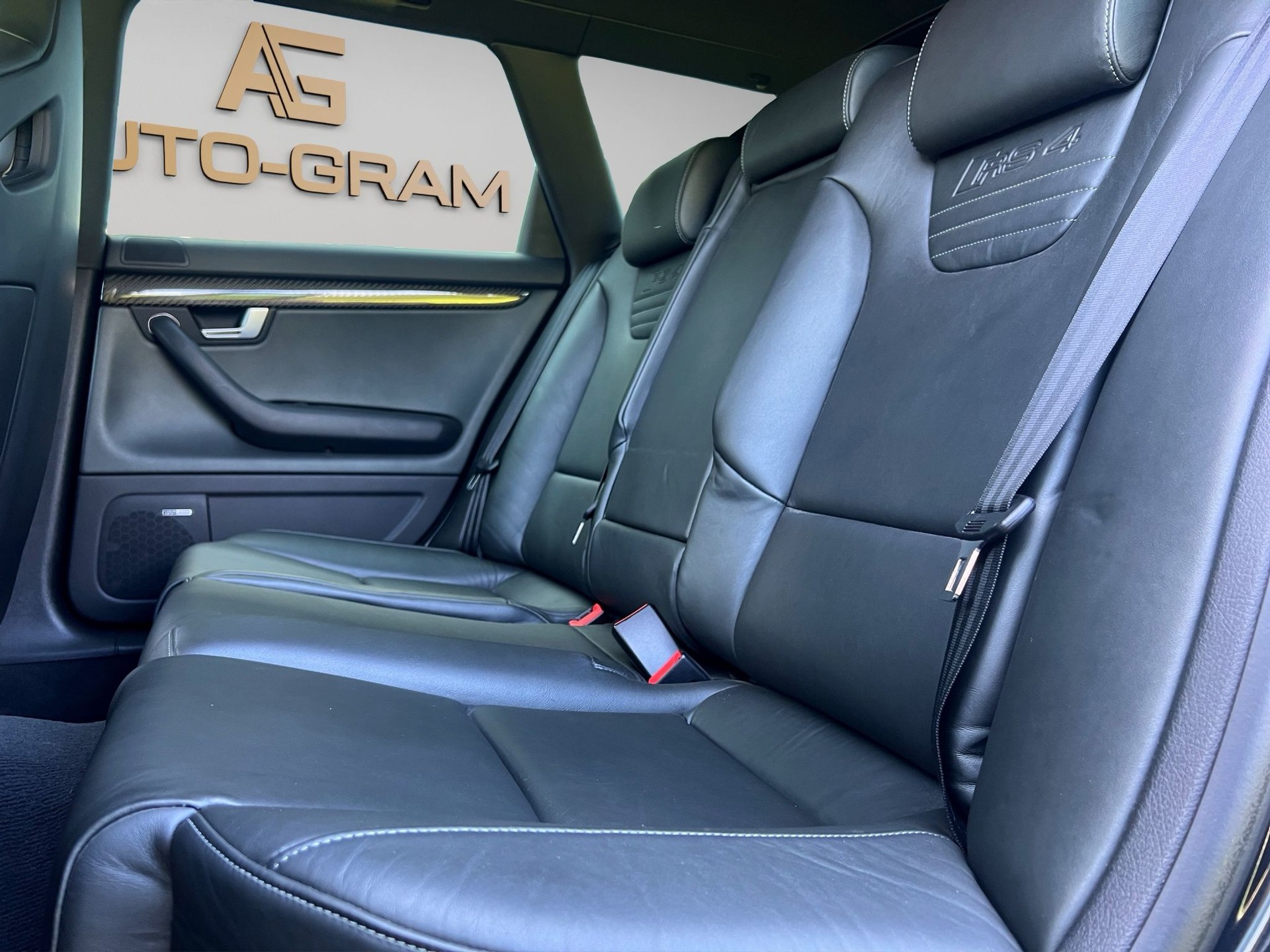 AUDI RS4 Avant 4.2 V8 quattro-image-20
